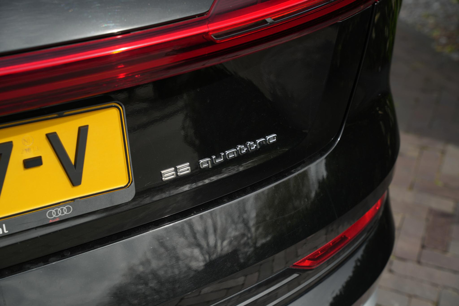 Audi e-tron e-tron 55 quattro advanced 95 kWh 2019 Mythoszwart metallic 12