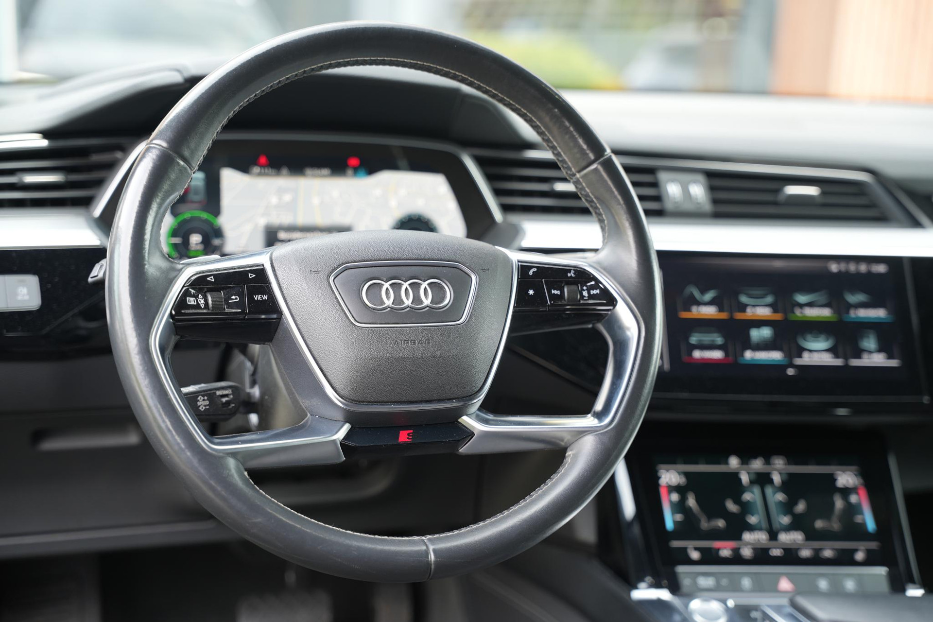 Audi e-tron e-tron 55 quattro advanced 95 kWh 2019 Mythoszwart metallic 13