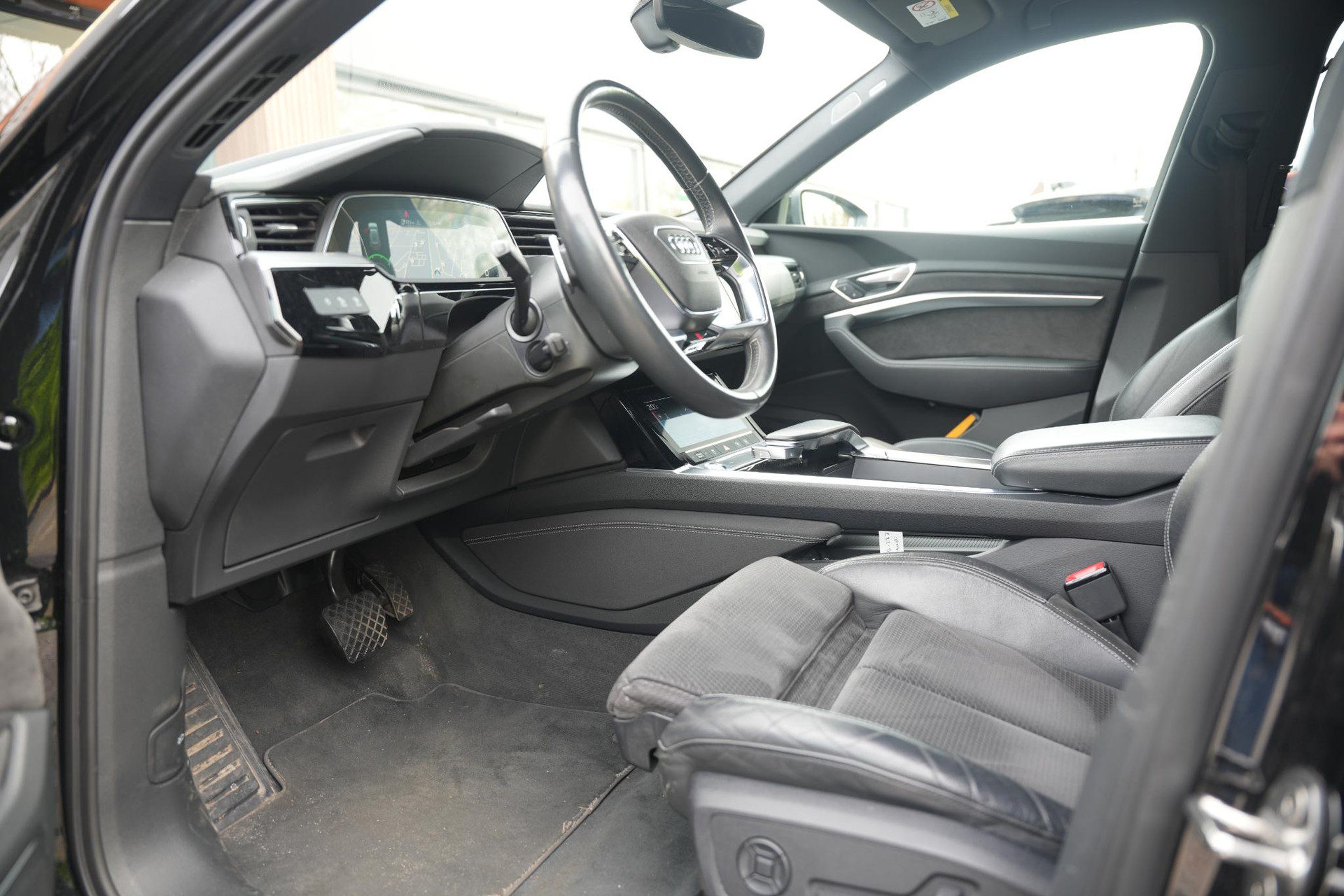 Audi e-tron e-tron 55 quattro advanced 95 kWh 2019 Mythoszwart metallic 15