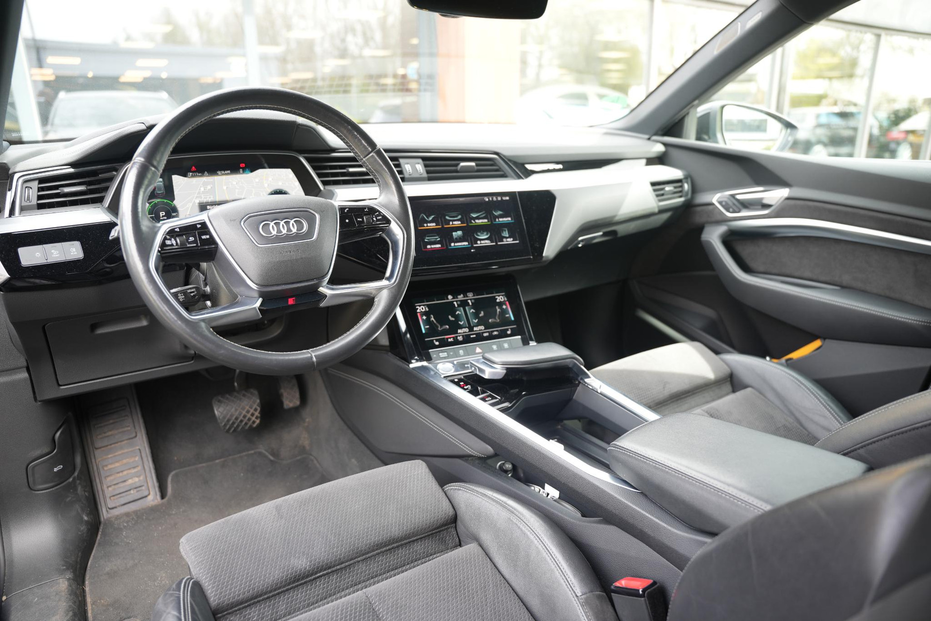 Audi e-tron e-tron 55 quattro advanced 95 kWh 2019 Mythoszwart metallic 2