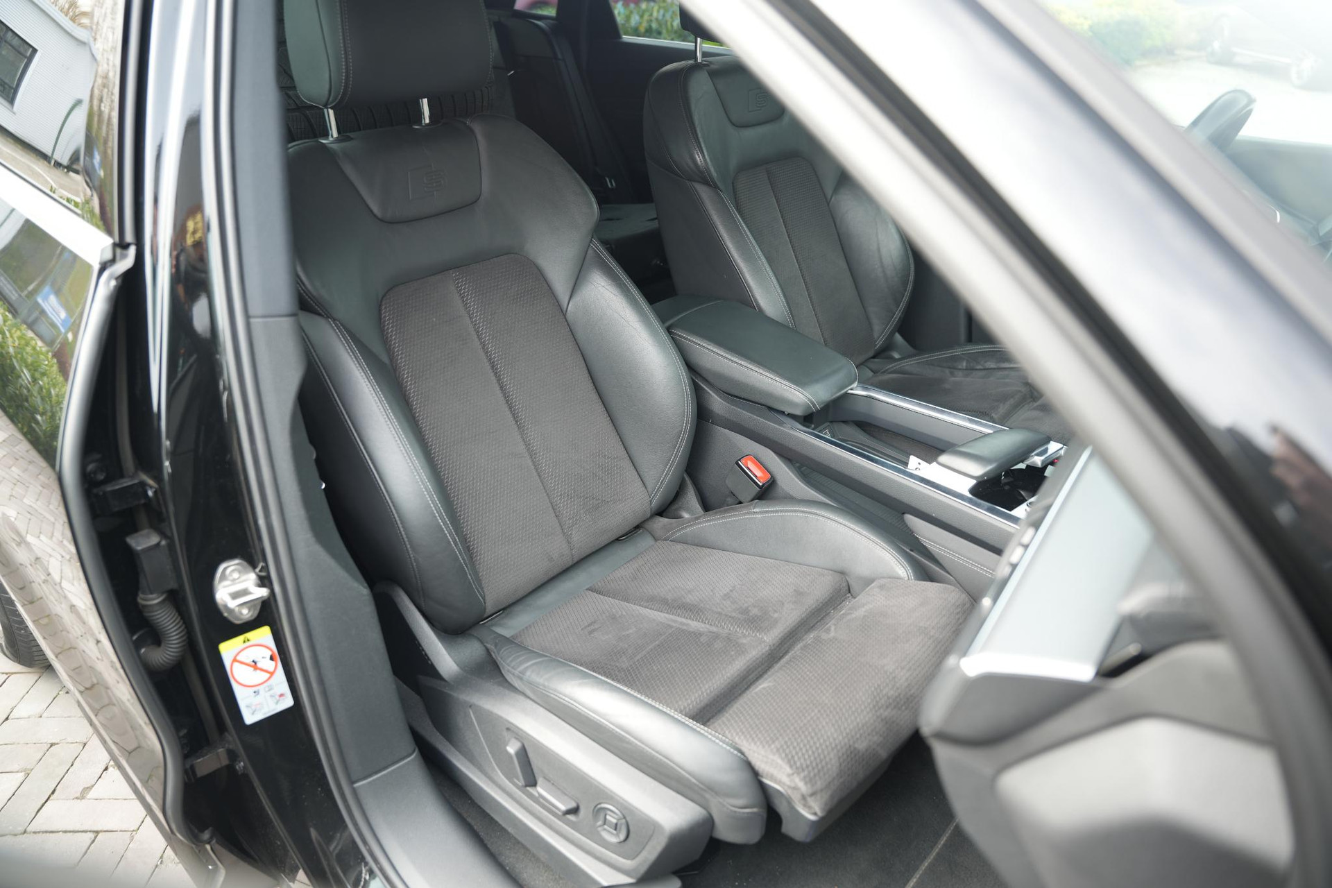 Audi e-tron e-tron 55 quattro advanced 95 kWh 2019 Mythoszwart metallic 21