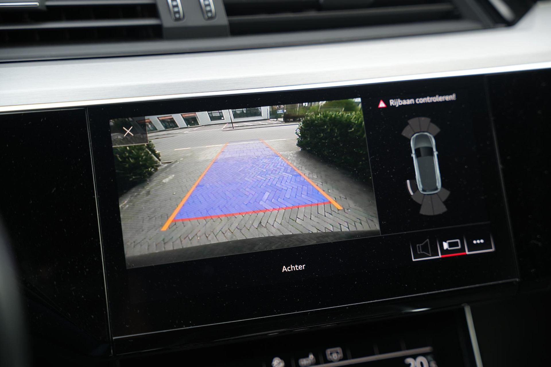 Audi e-tron e-tron 55 quattro advanced 95 kWh 2019 Mythoszwart metallic 26