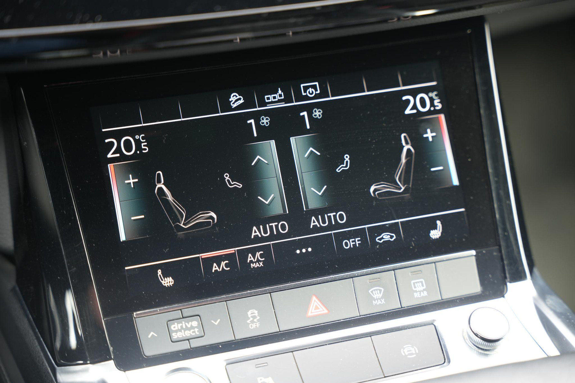 Audi e-tron e-tron 55 quattro advanced 95 kWh 2019 Mythoszwart metallic 27