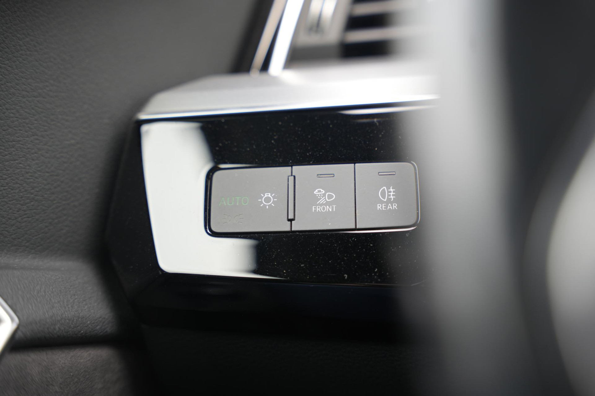 Audi e-tron e-tron 55 quattro advanced 95 kWh 2019 Mythoszwart metallic 32