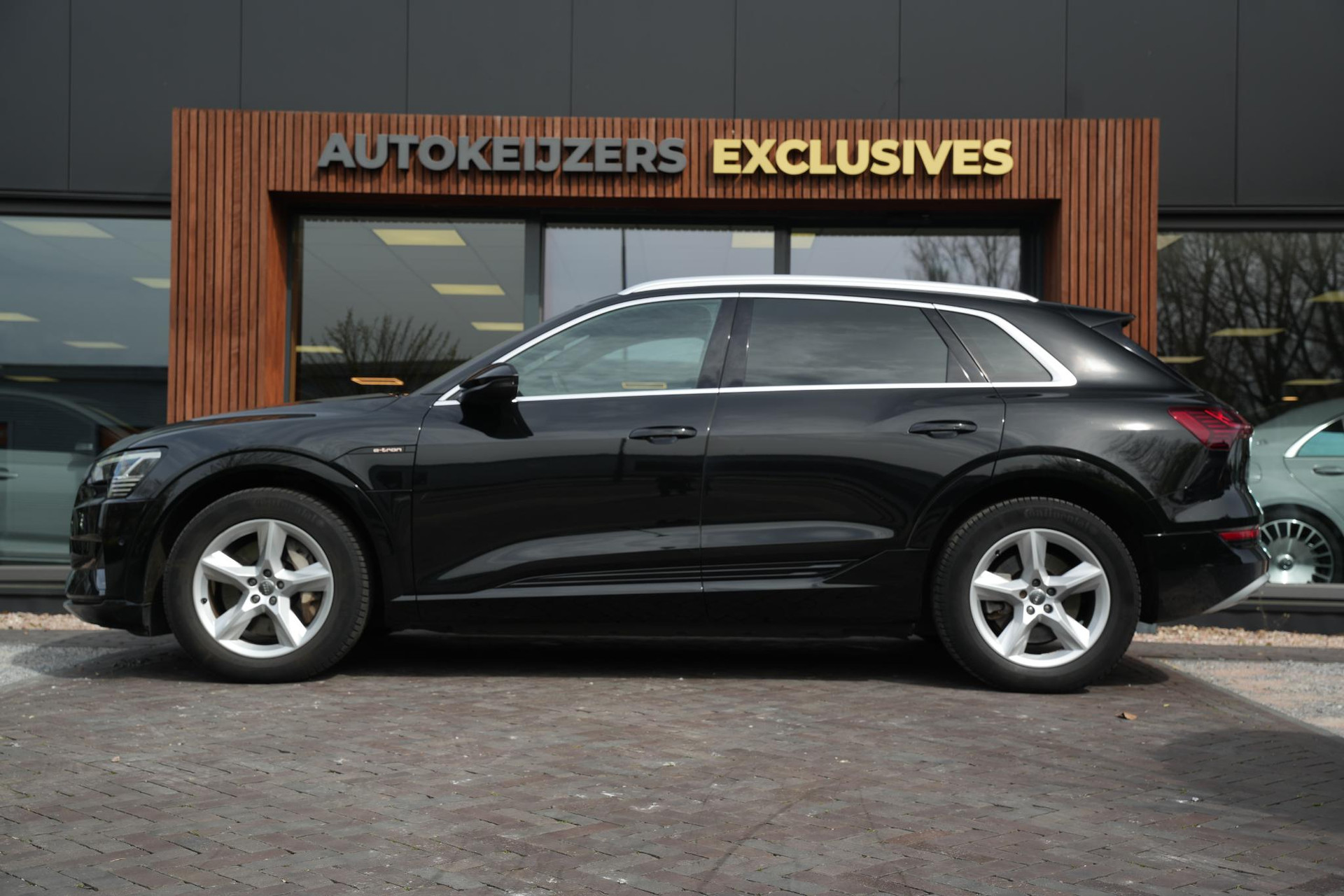 Audi e-tron e-tron 55 quattro advanced 95 kWh 2019 Mythoszwart metallic 5