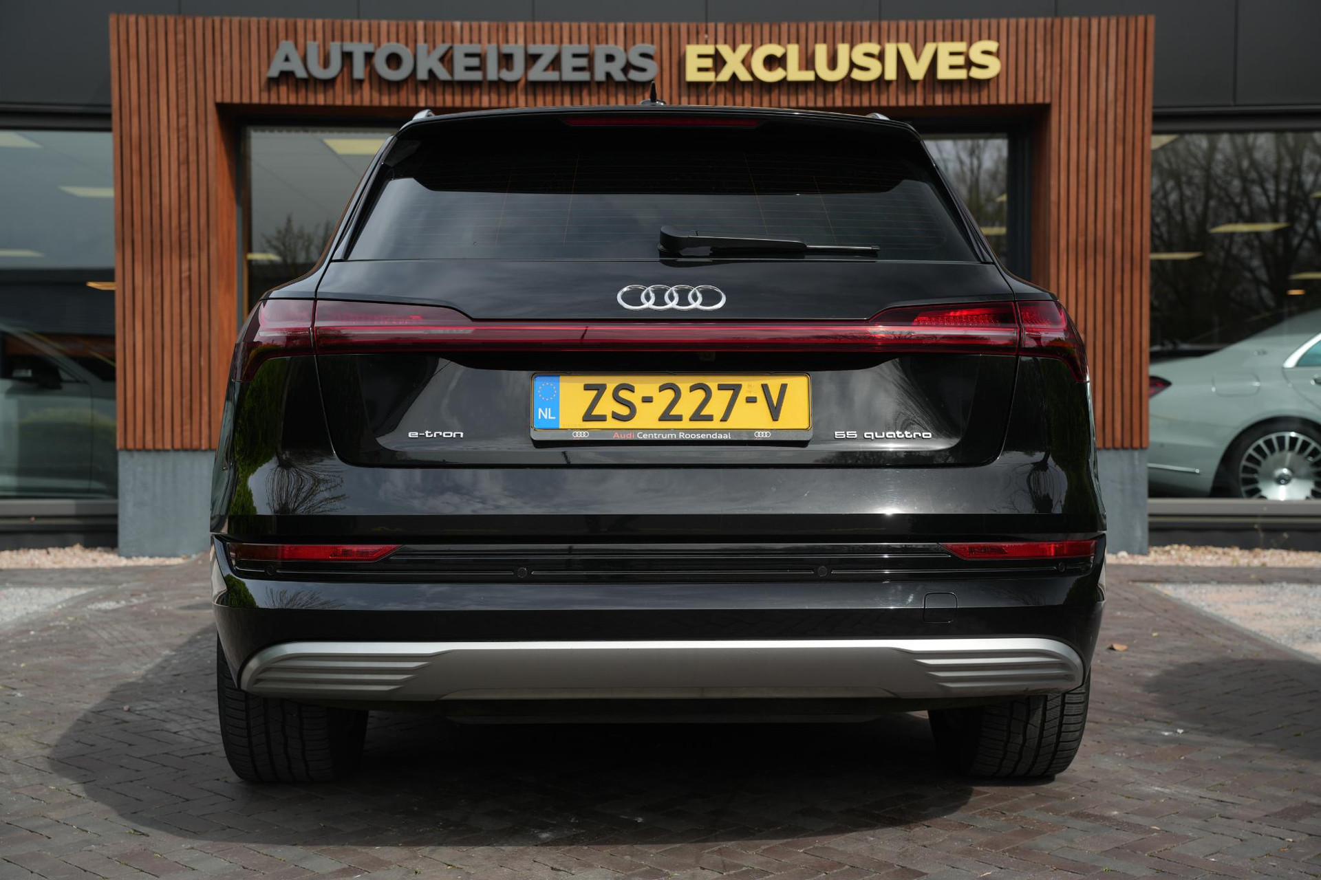 Audi e-tron e-tron 55 quattro advanced 95 kWh 2019 Mythoszwart metallic 8