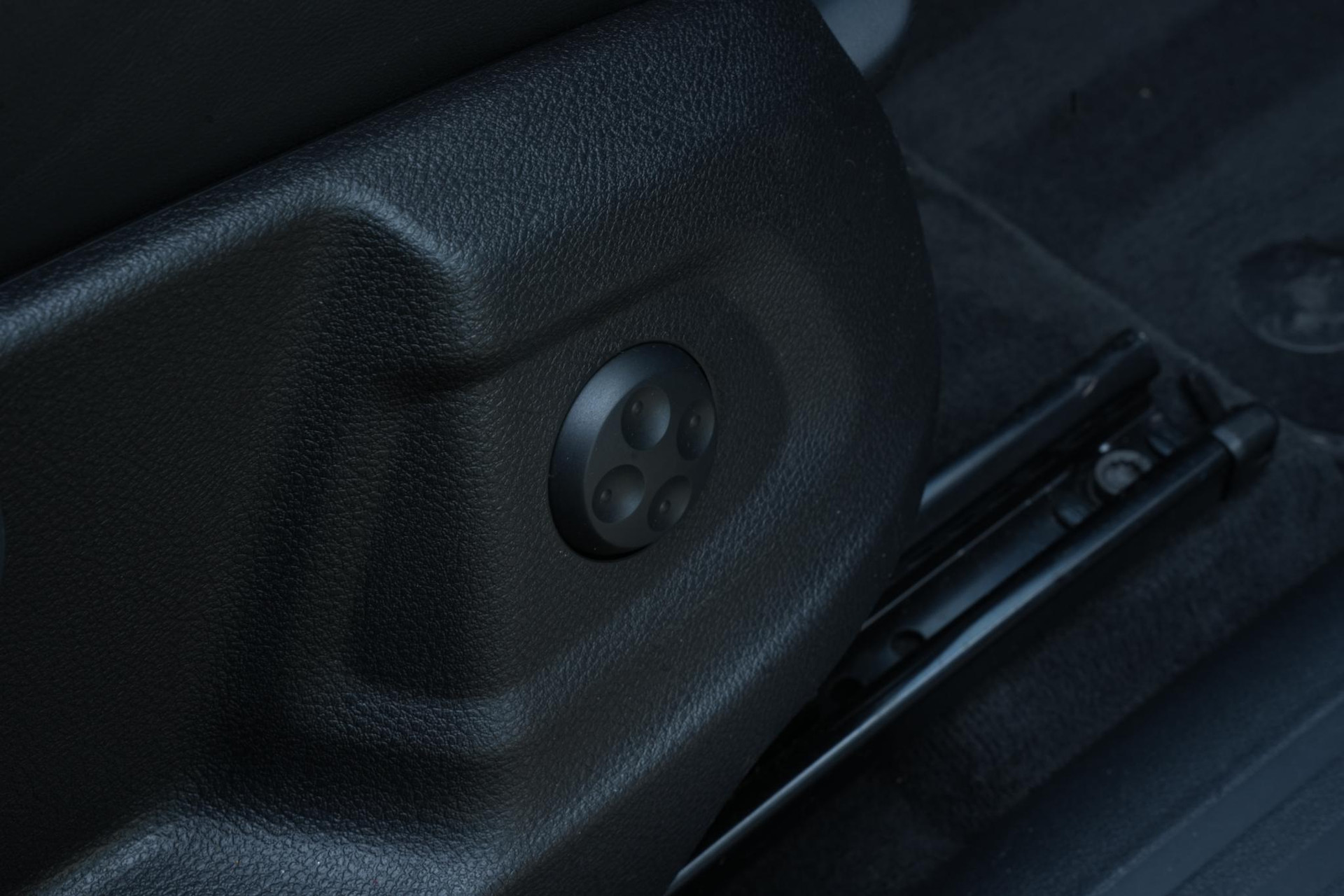 Audi Q5 2.0 TFSI quattro S Edition 2012 Phantom black pearl effect (L8) 19