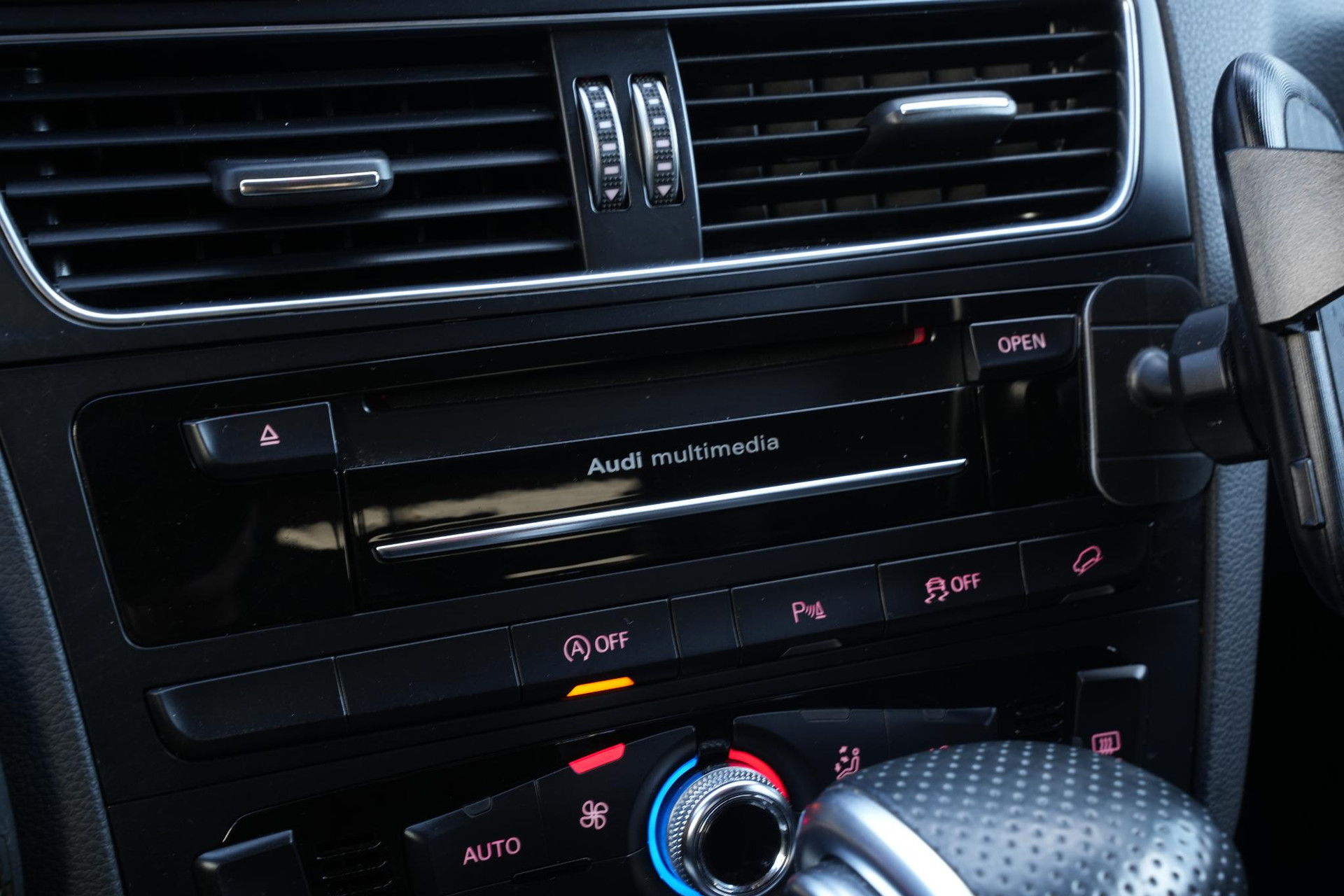 Audi Q5 2.0 TFSI quattro S Edition 2012 Phantom black pearl effect (L8) 24