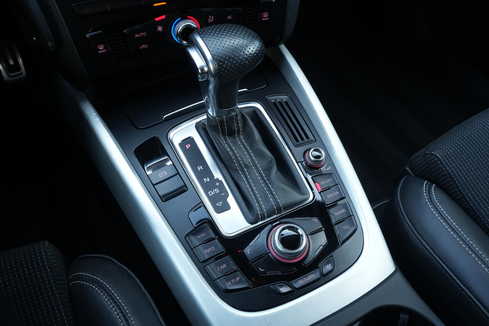 Audi Q5 2.0 TFSI quattro S Edition 2012 Phantom black pearl effect (L8) 26