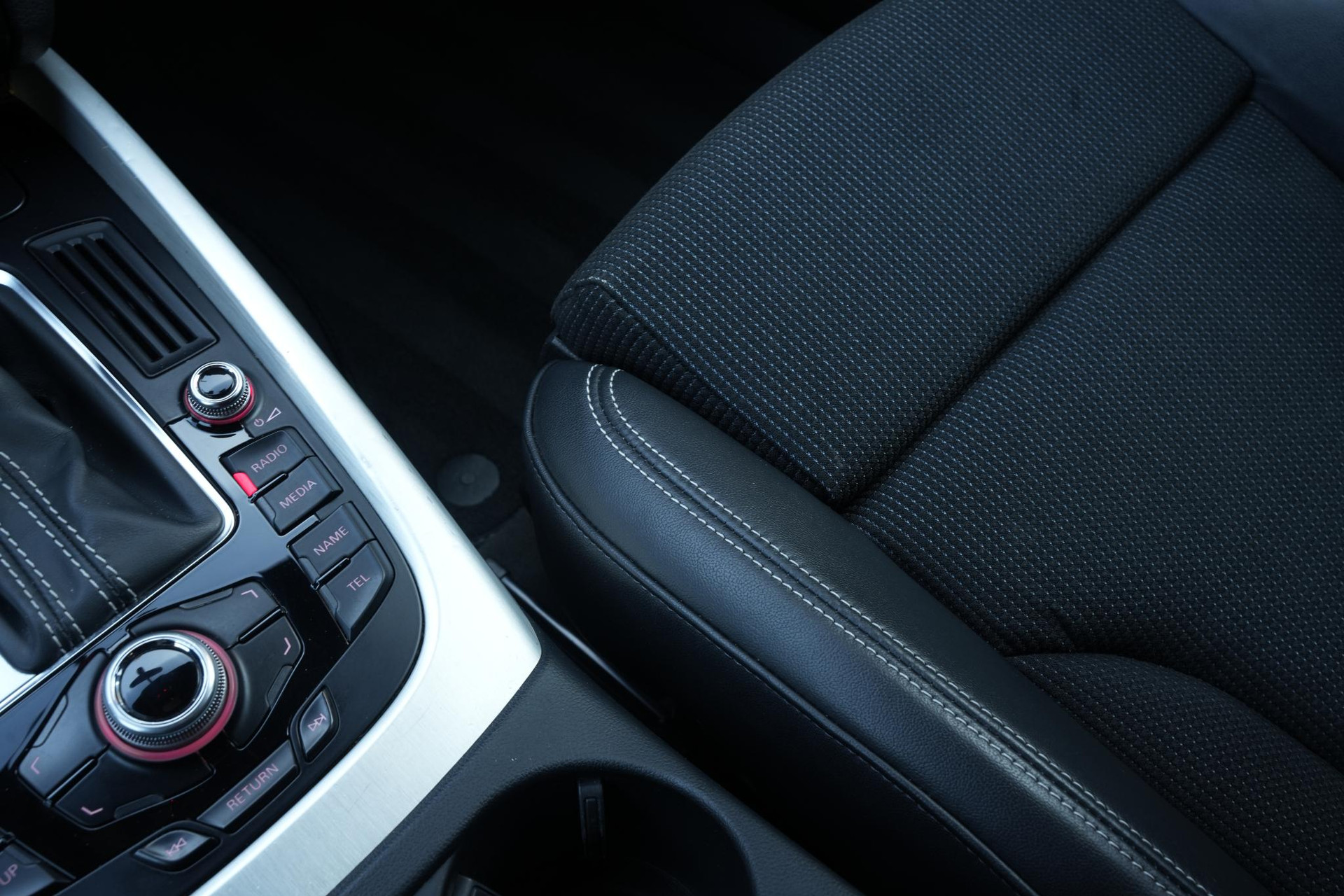 Audi Q5 2.0 TFSI quattro S Edition 2012 Phantom black pearl effect (L8) 27