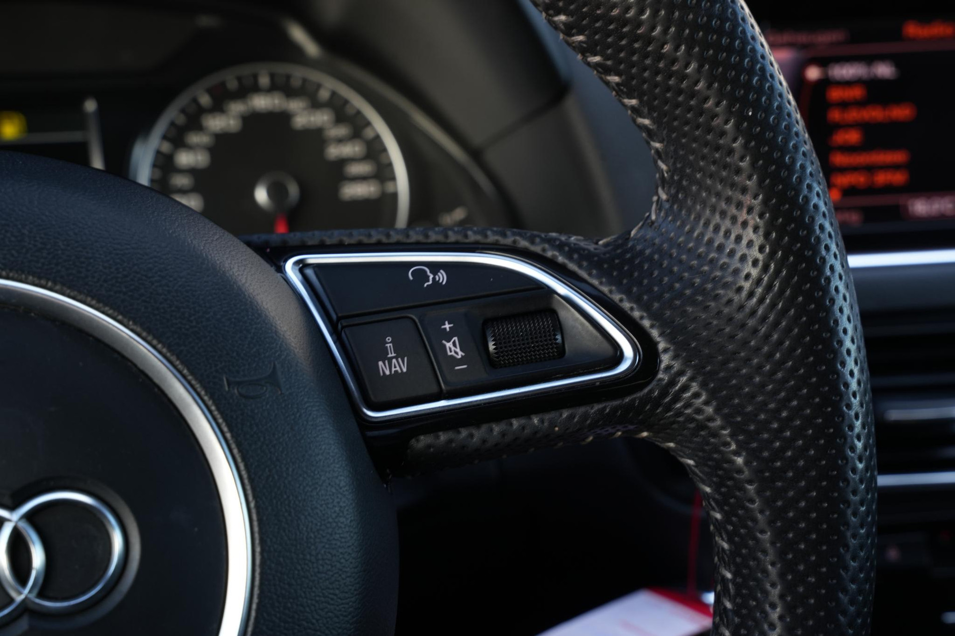 Audi Q5 2.0 TFSI quattro S Edition 2012 Phantom black pearl effect (L8) 31