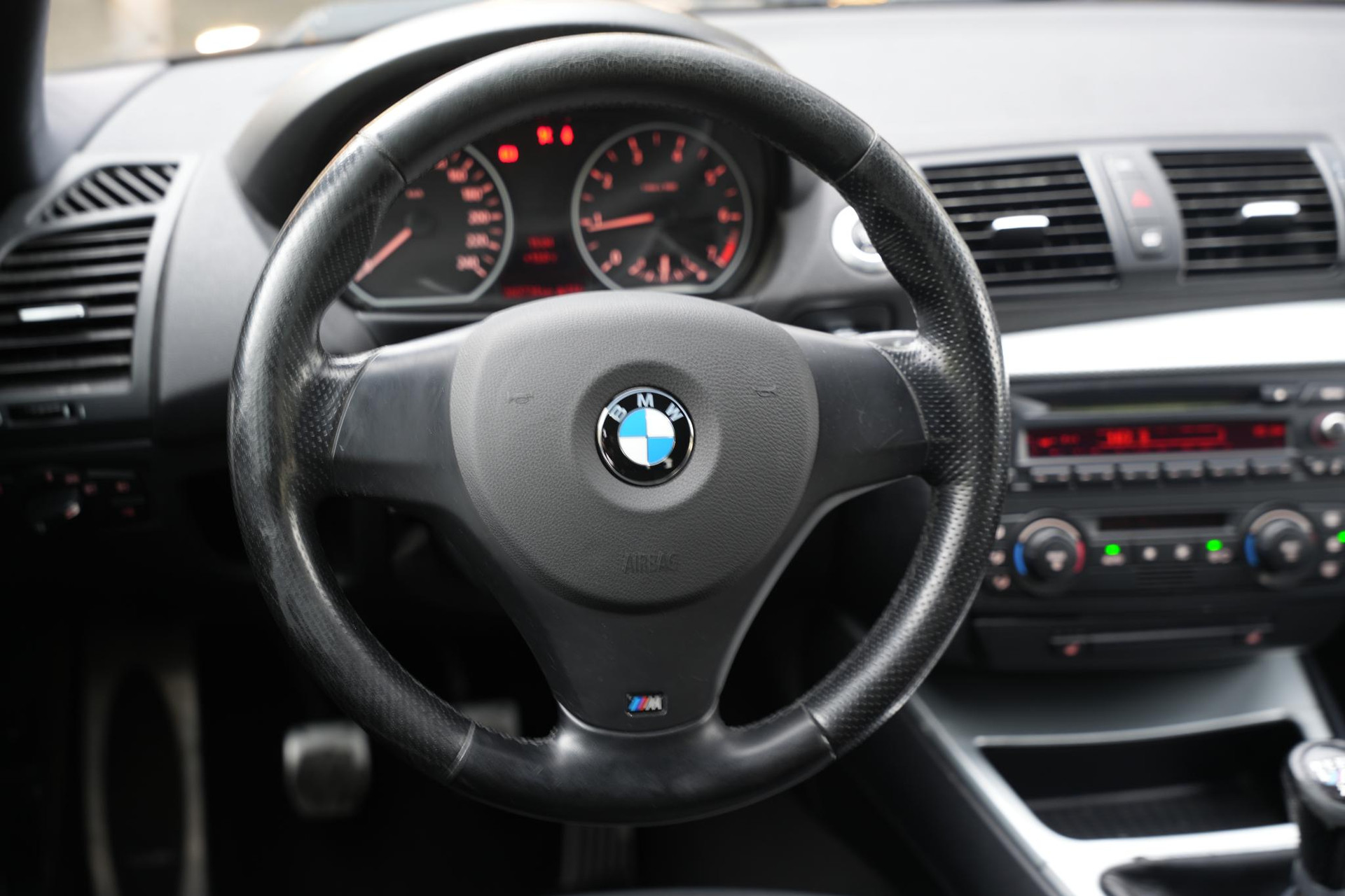 BMW 1-serie 118i 2006 black-sapphire metallic (475) 12