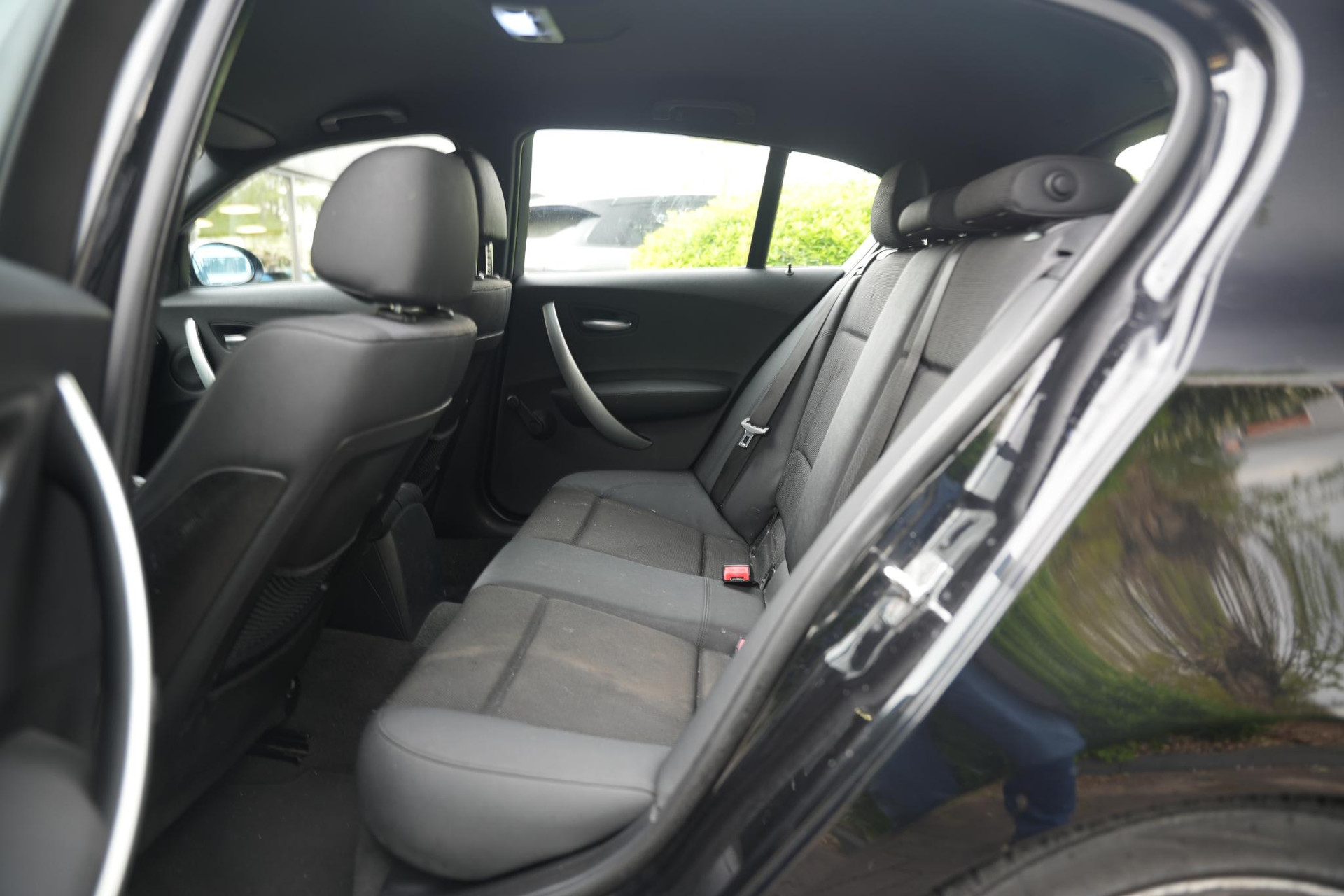 BMW 1-serie 118i 2006 black-sapphire metallic (475) 16