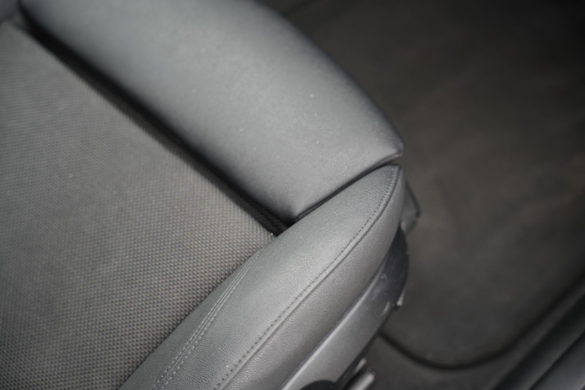 BMW 1-serie 118i 2006 black-sapphire metallic (475) 18