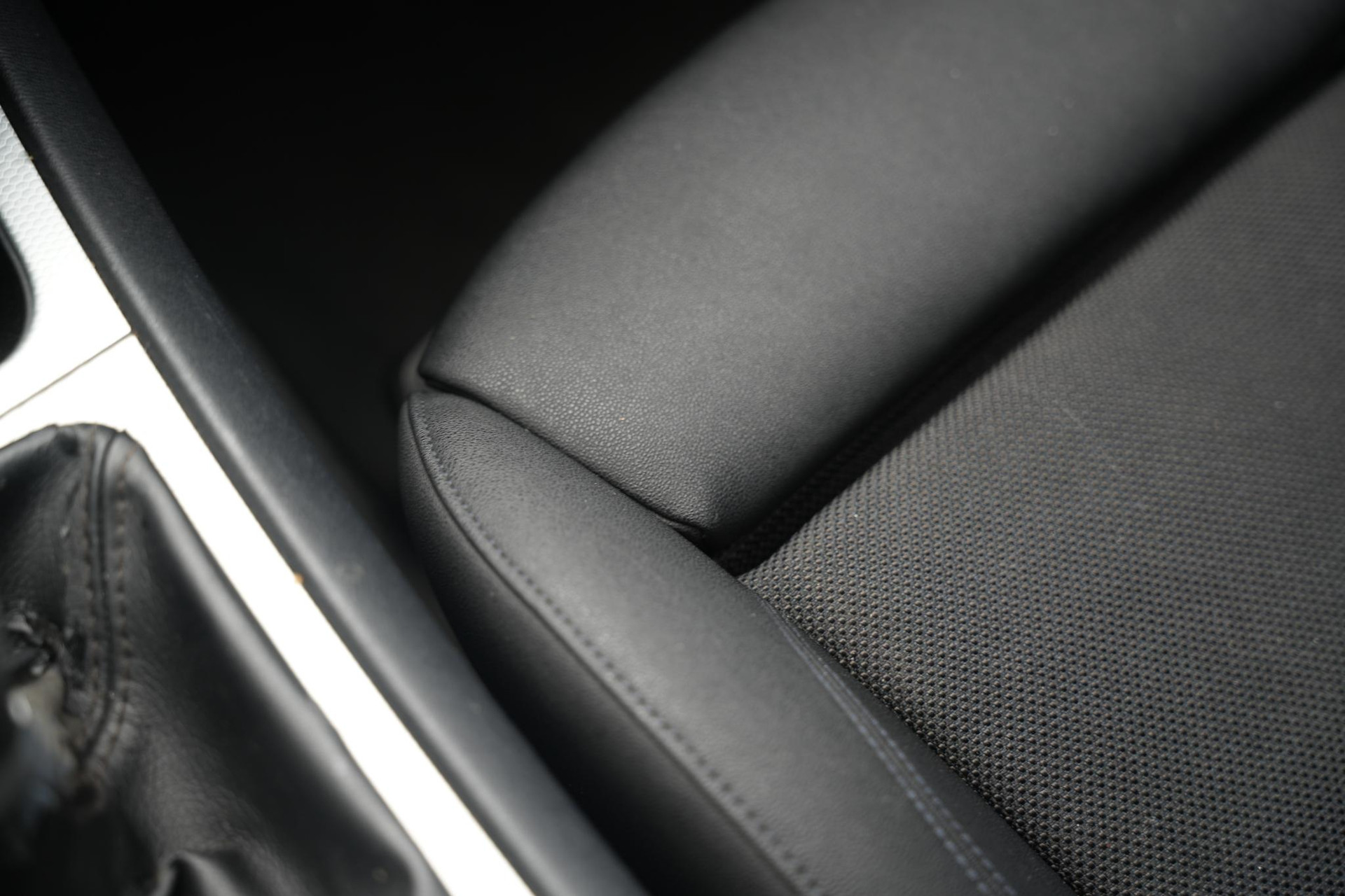 BMW 1-serie 118i 2006 black-sapphire metallic (475) 26