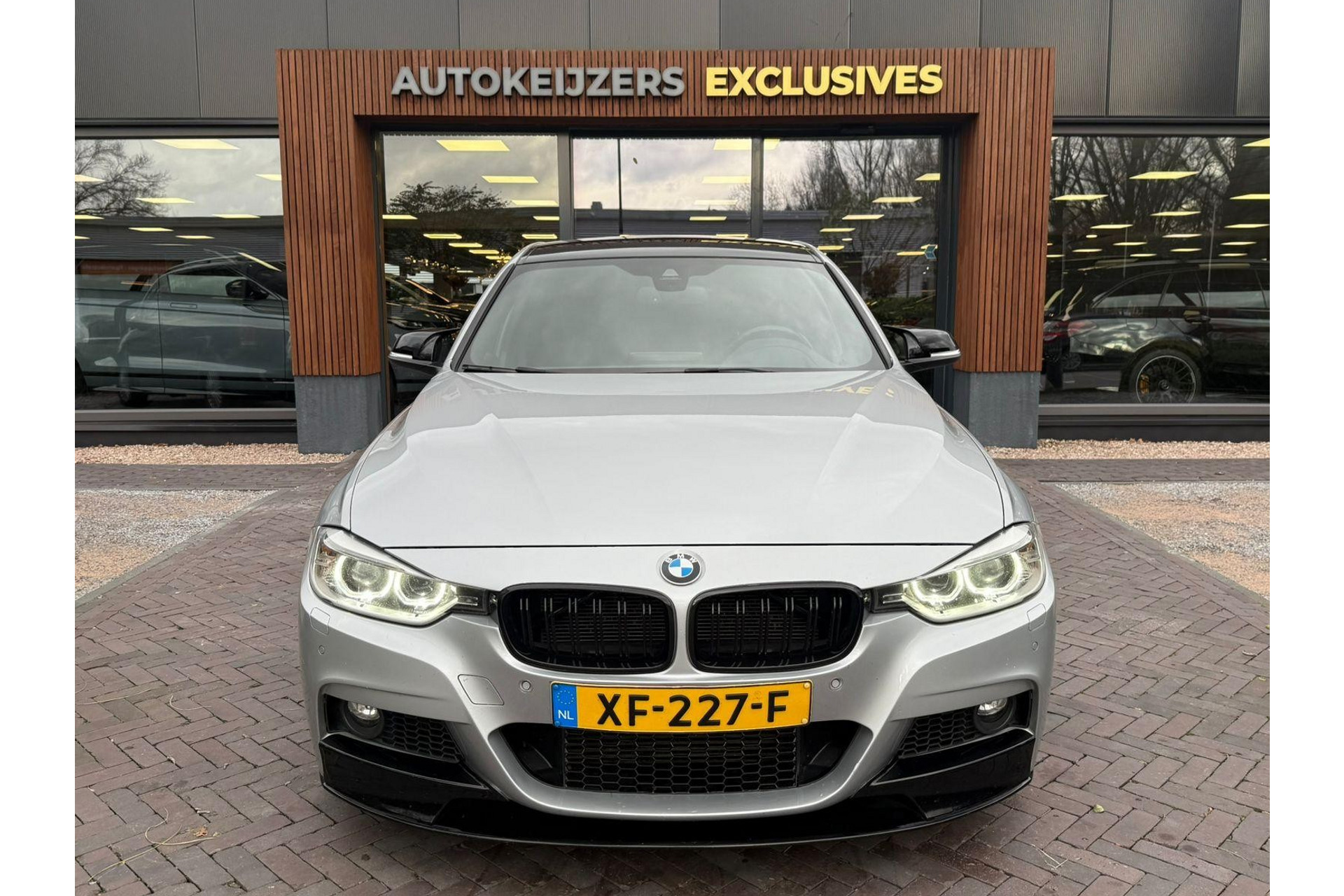 BMW 3-serie 335i xDrive High Executive 2012 Glacier-silber metallic (A83) 3
