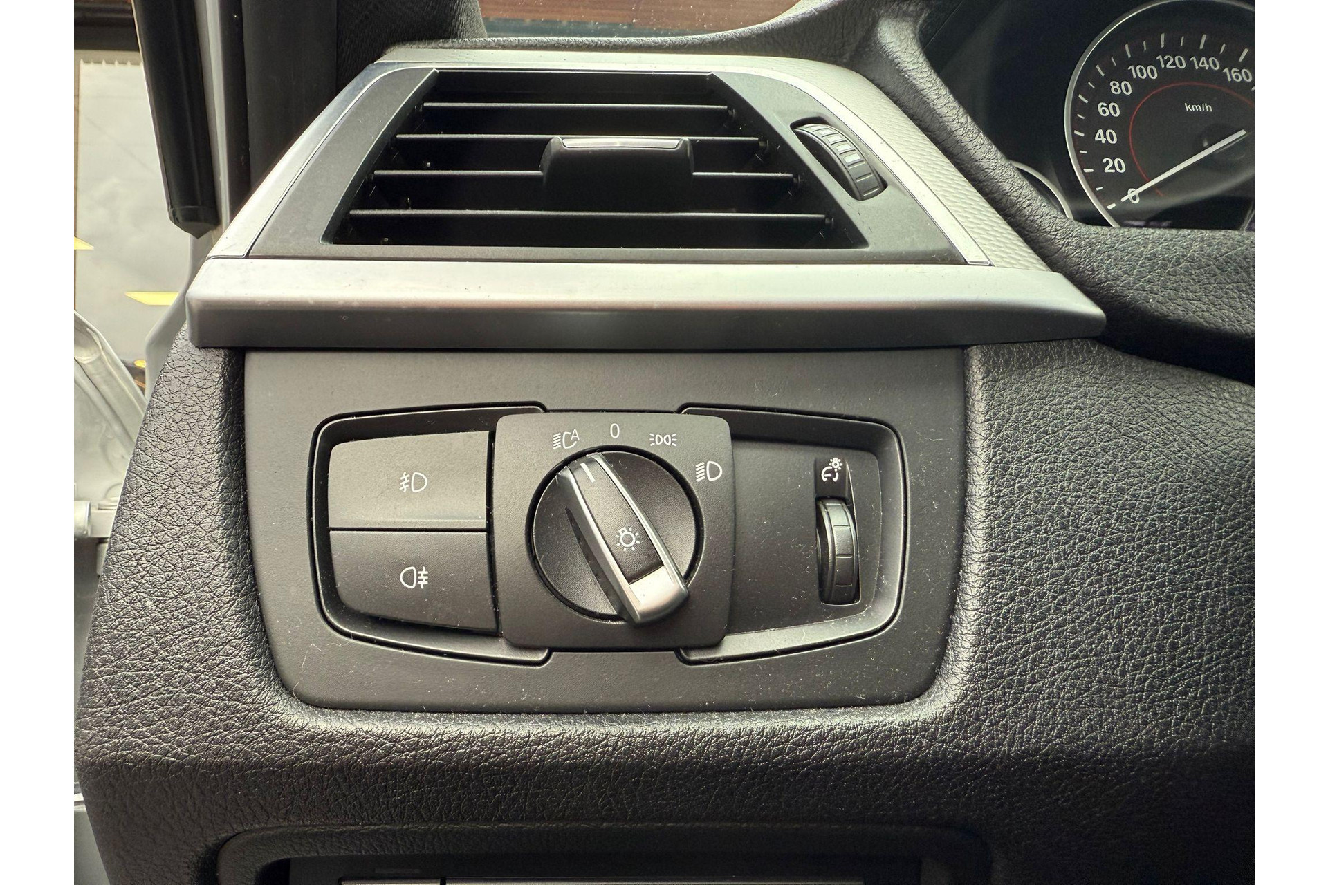 BMW 3-serie 335i xDrive High Executive 2012 Glacier-silber metallic (A83) 34