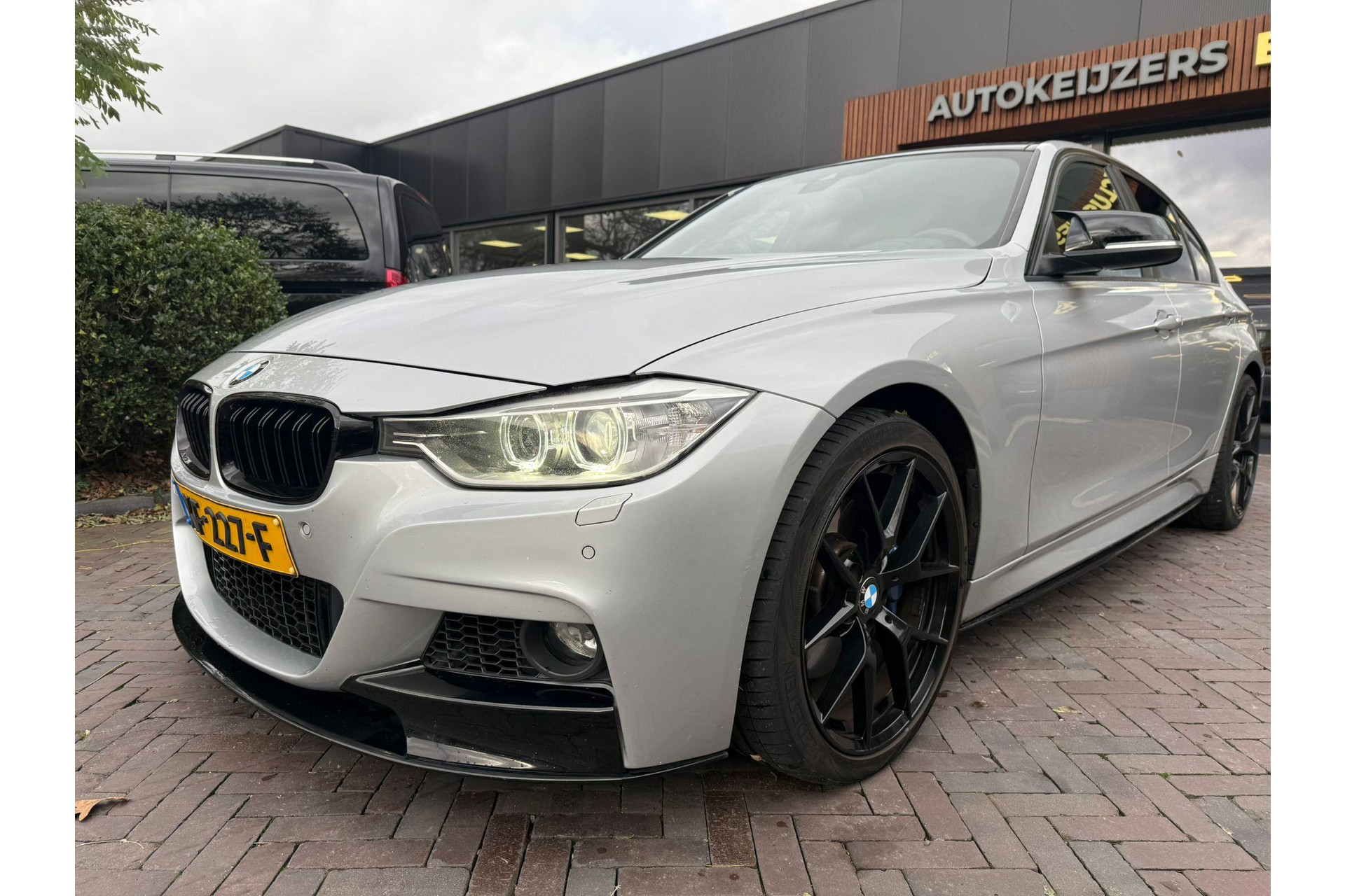 BMW 3-serie 335i xDrive High Executive 2012 Glacier-silber metallic (A83) 7