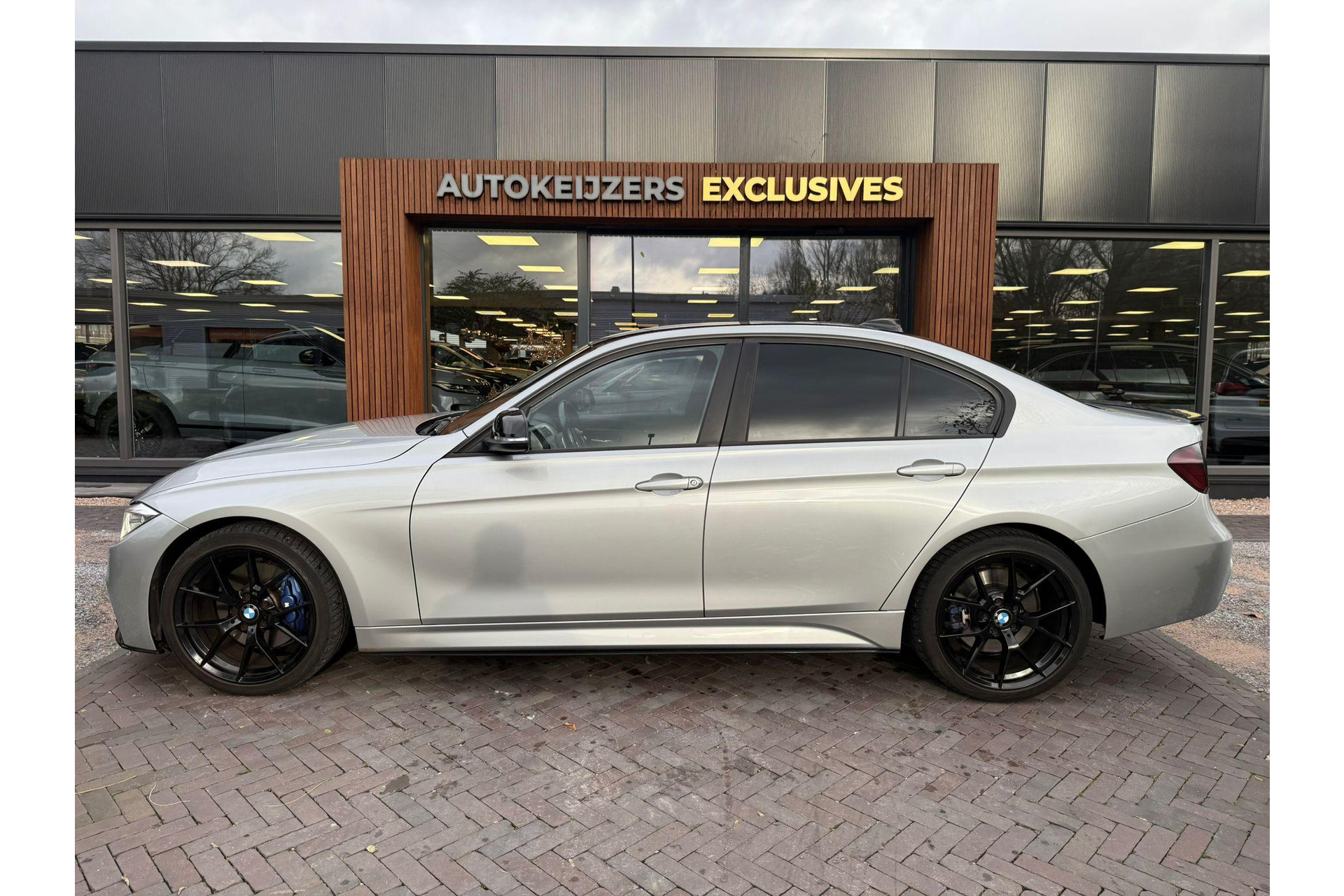 BMW 3-serie 335i xDrive High Executive 2012 Glacier-silber metallic (A83) 9