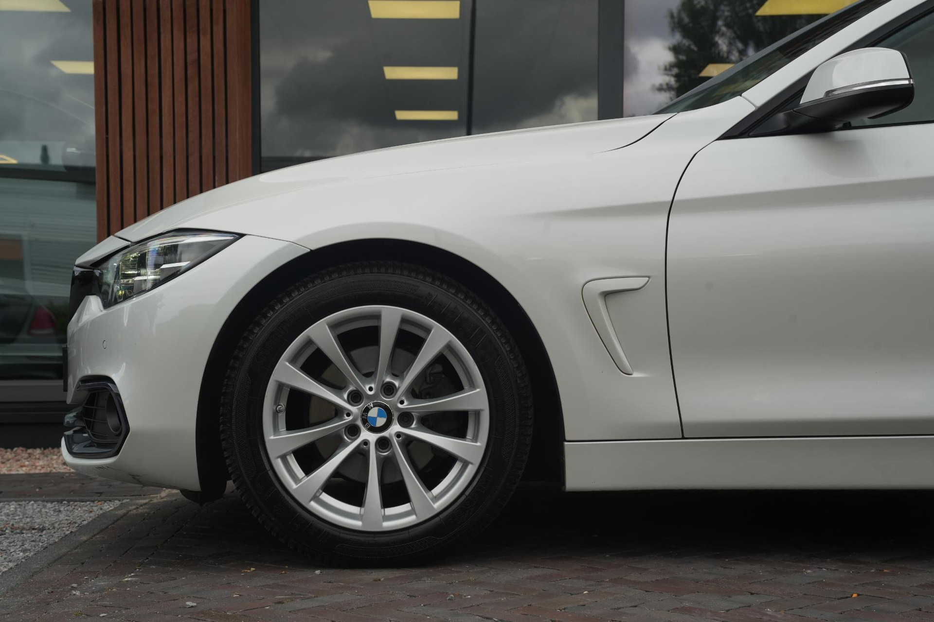 BMW 4 Serie Gran Coupé 420i High Executive 2021 Mineral-weiss metallic (A96) 9