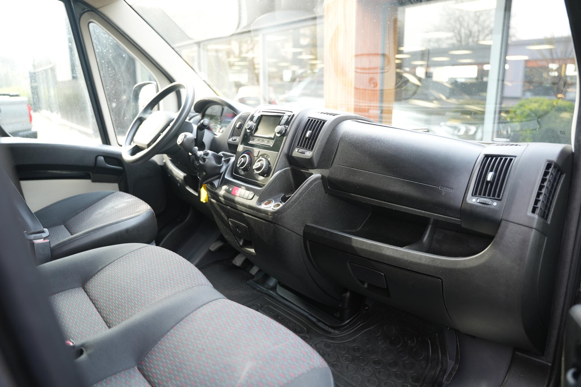 Citroën Jumper 35 2.0 BlueHDi L2H2 Zwaar 2019 Gris graphito 14