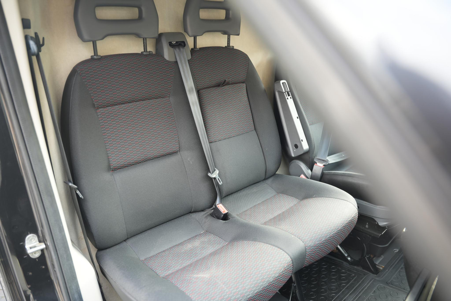 Citroën Jumper 35 2.0 BlueHDi L2H2 Zwaar 2019 Gris graphito 4