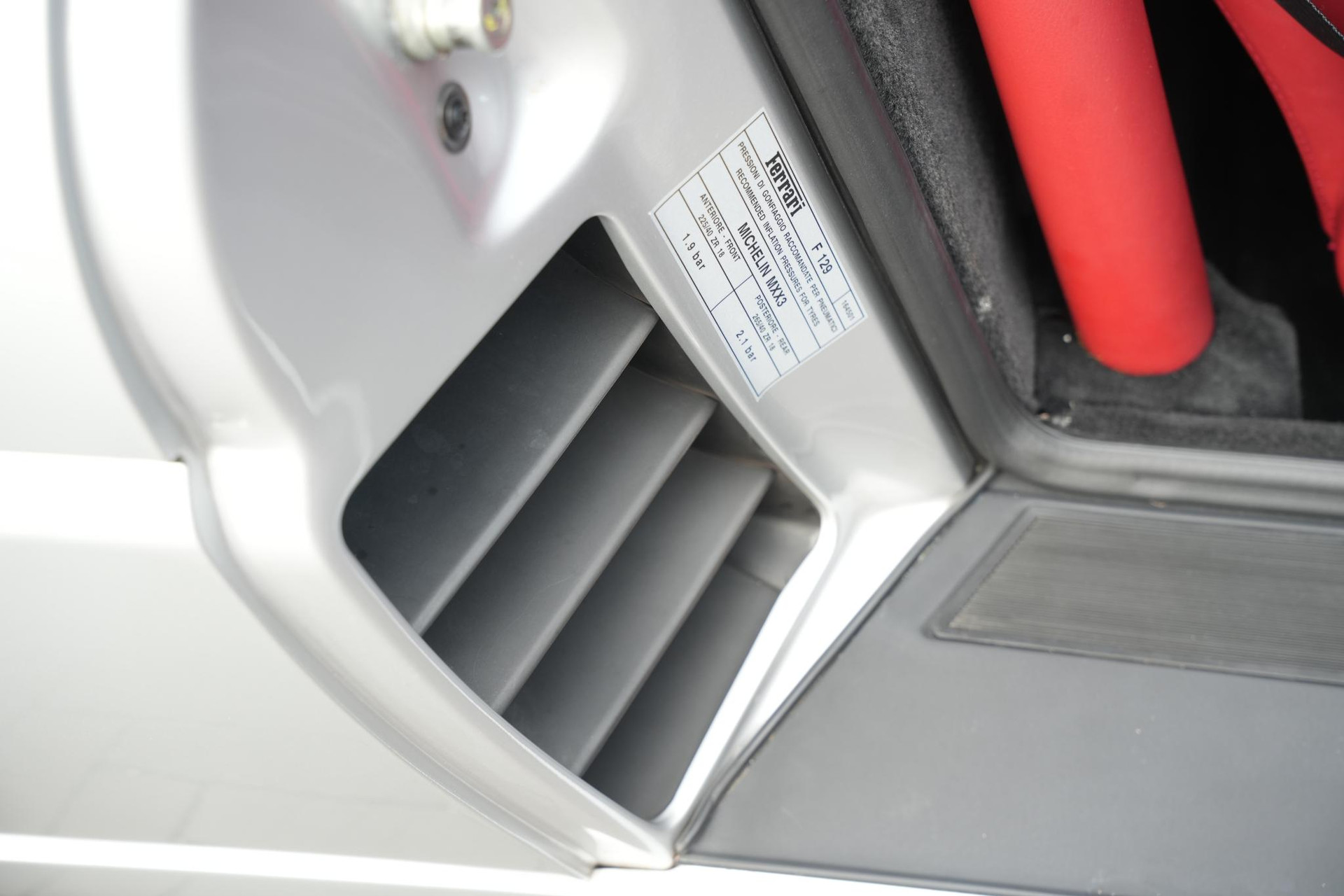 Ferrari F355 355 F1 Berlinetta 1998  32