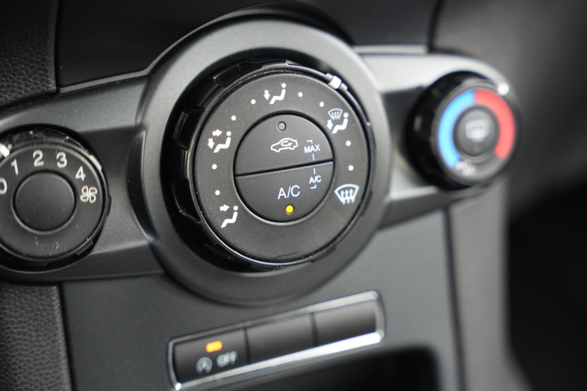 Ford Fiesta 1.6 TDCi Lease Style 2014  21