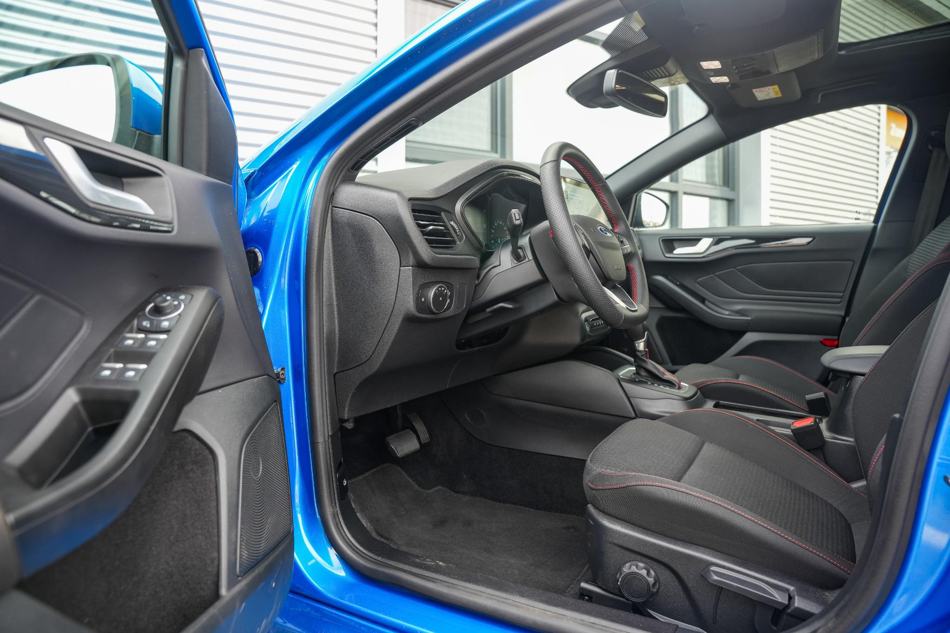 Ford FOCUS Wagon 1.0 EcoBoost Hybrid ST Line 2024  6