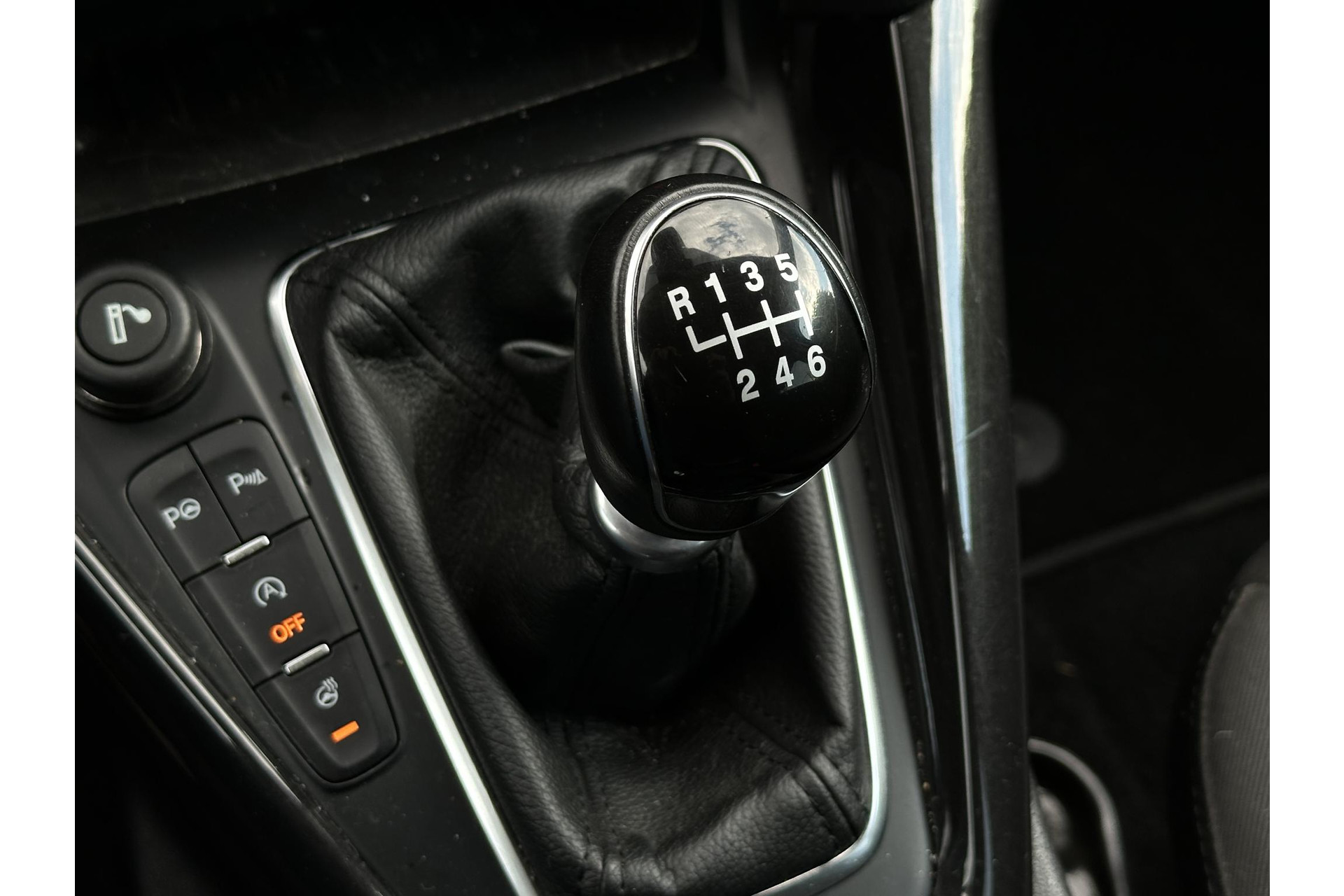 Ford FOCUS Wagon 1.0 Titanium 2017 Caribou (Pn4dy) 24