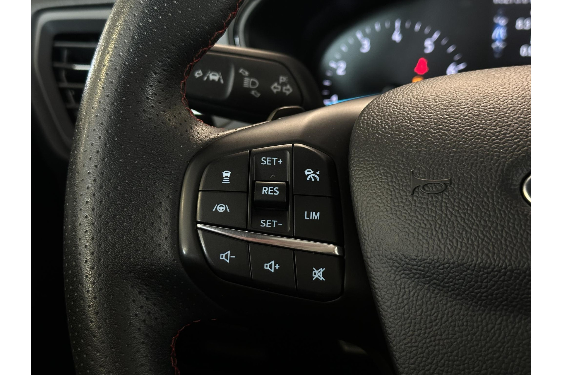 Ford FOCUS Wagon 1.5 EcoBoost ST Line Business 2019  27