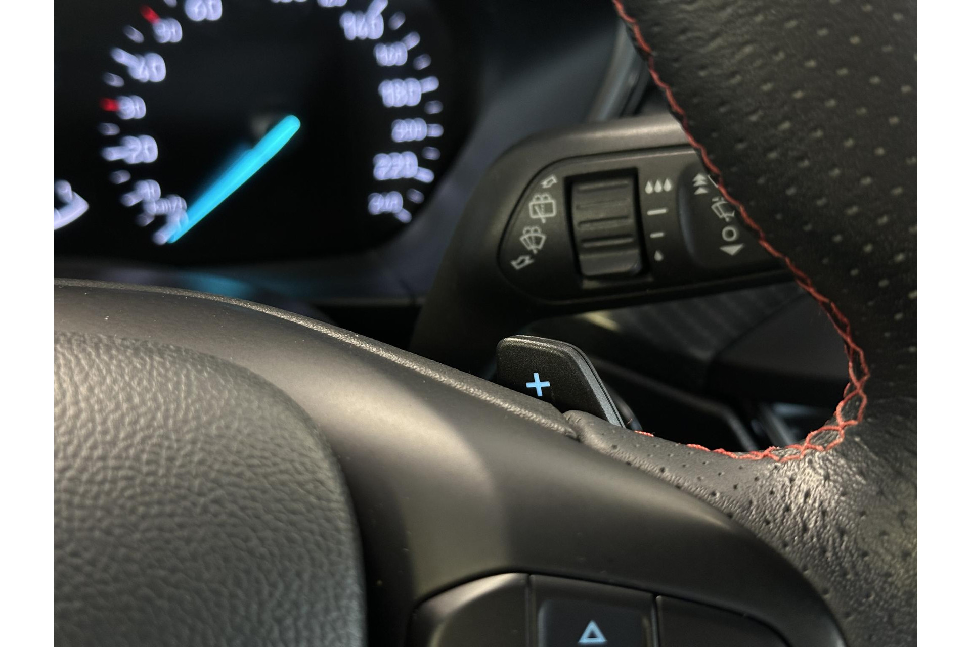 Ford FOCUS Wagon 1.5 EcoBoost ST Line Business 2019 Desert Island Blue (Pn4fz) 25
