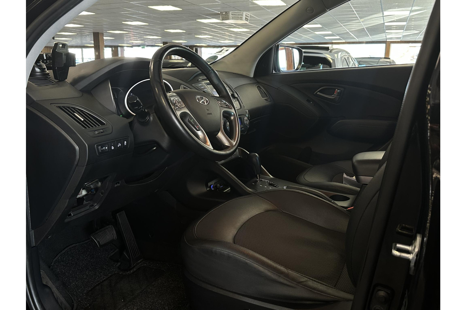 Hyundai ix35 2.0i i-Motion 2014 Phantom Black Pearl (PAE) 11