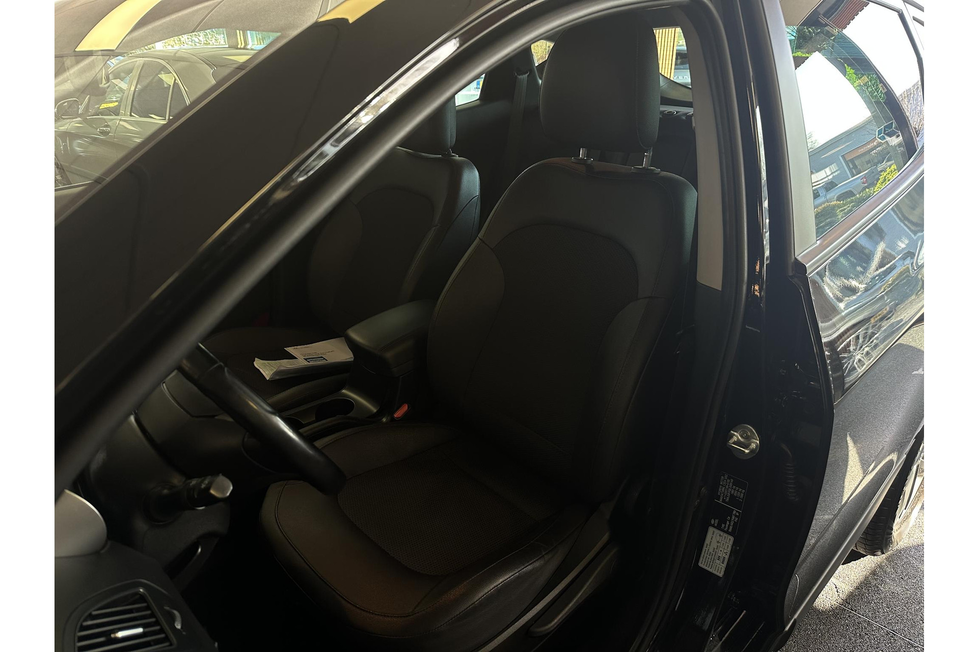 Hyundai ix35 2.0i i-Motion 2014 Phantom Black Pearl (PAE) 16