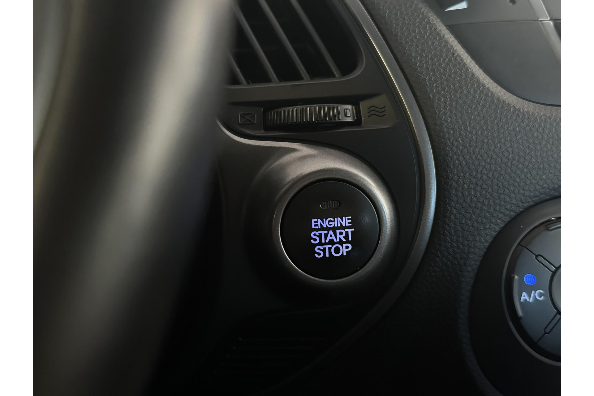 Hyundai ix35 2.0i i-Motion 2014 Phantom Black Pearl (PAE) 29