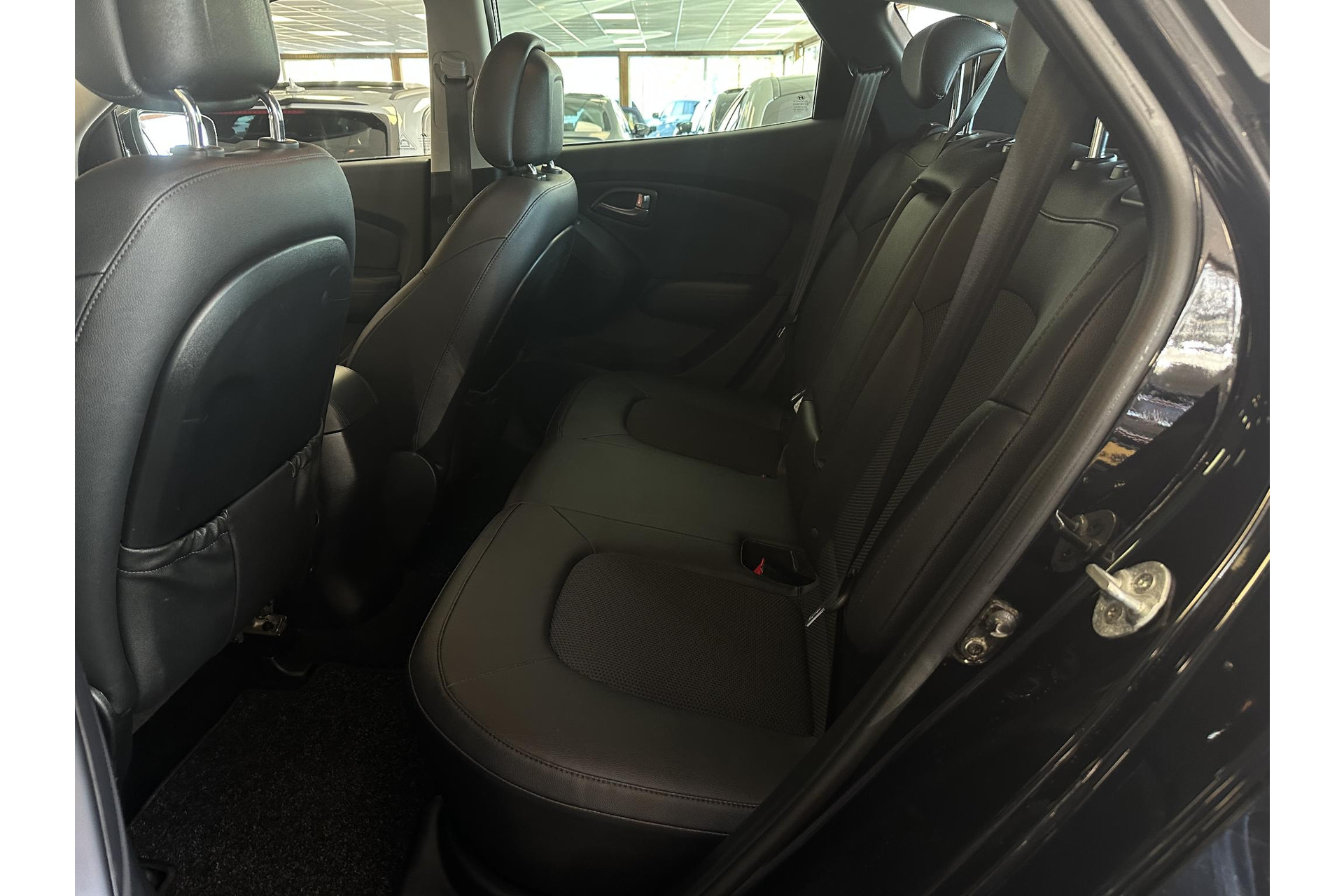 Hyundai ix35 2.0i i-Motion 2014 Phantom Black Pearl (PAE) 8