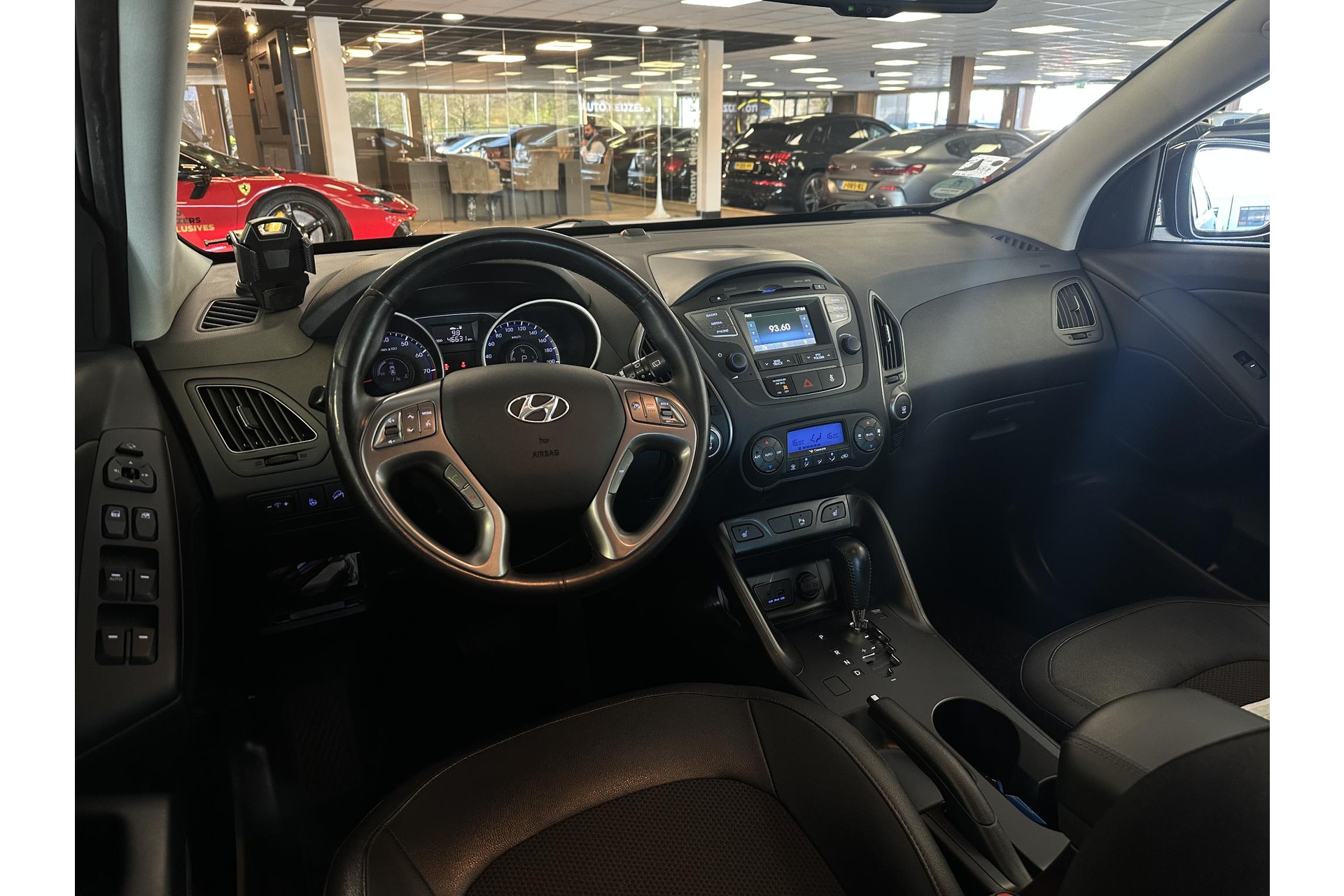 Hyundai ix35 2.0i i-Motion 2014 Phantom Black Pearl (PAE) 9