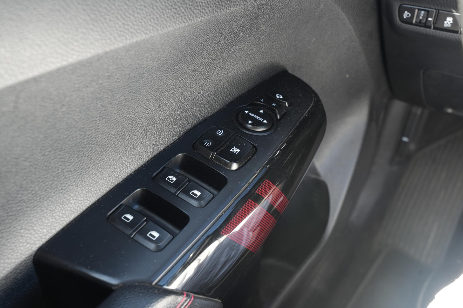 Kia Picanto 1.2 CVVT DynamicPlusLine 2018 Clear White (UD) 26