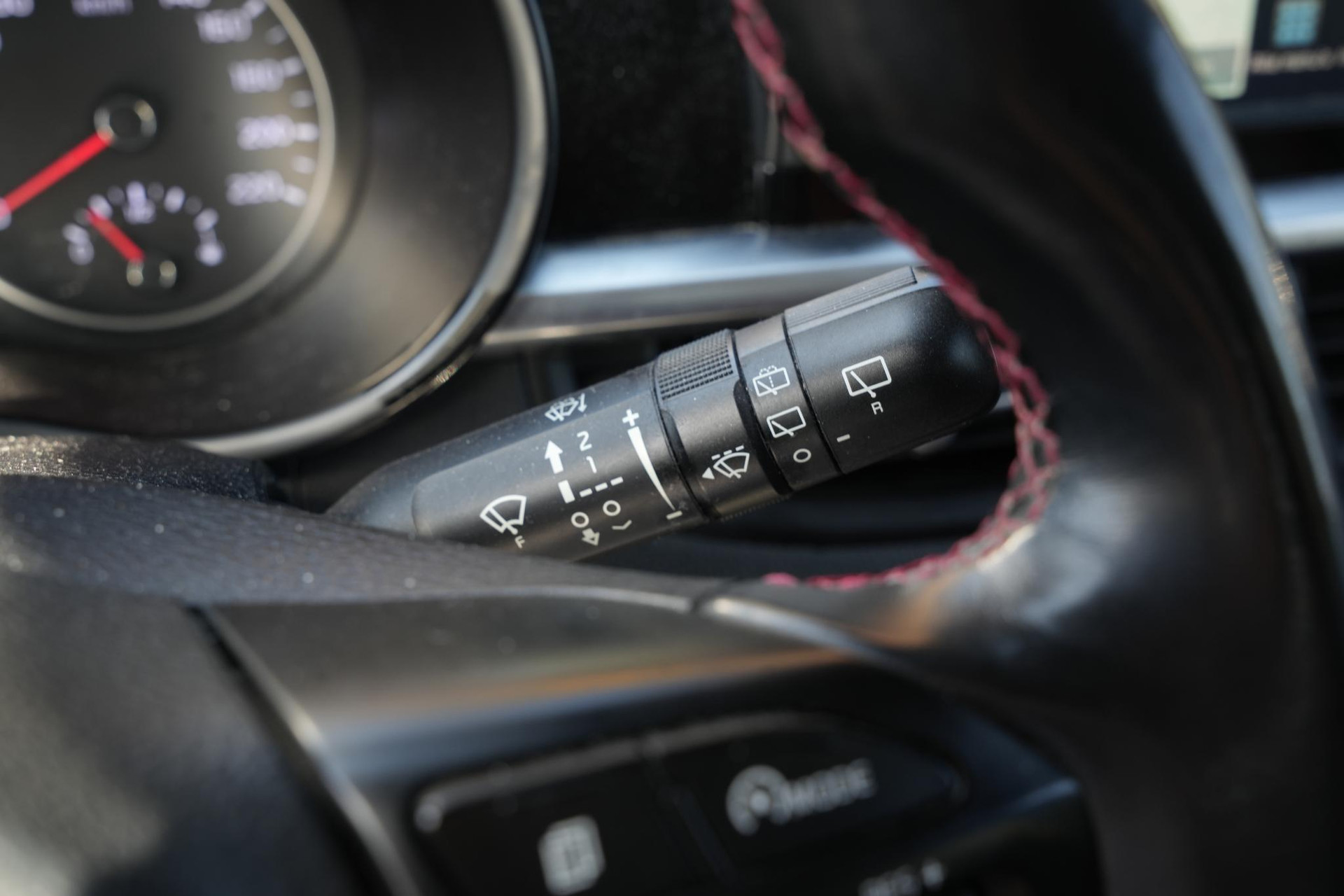 Kia Picanto 1.2 CVVT DynamicPlusLine 2018 Clear White (UD) 28