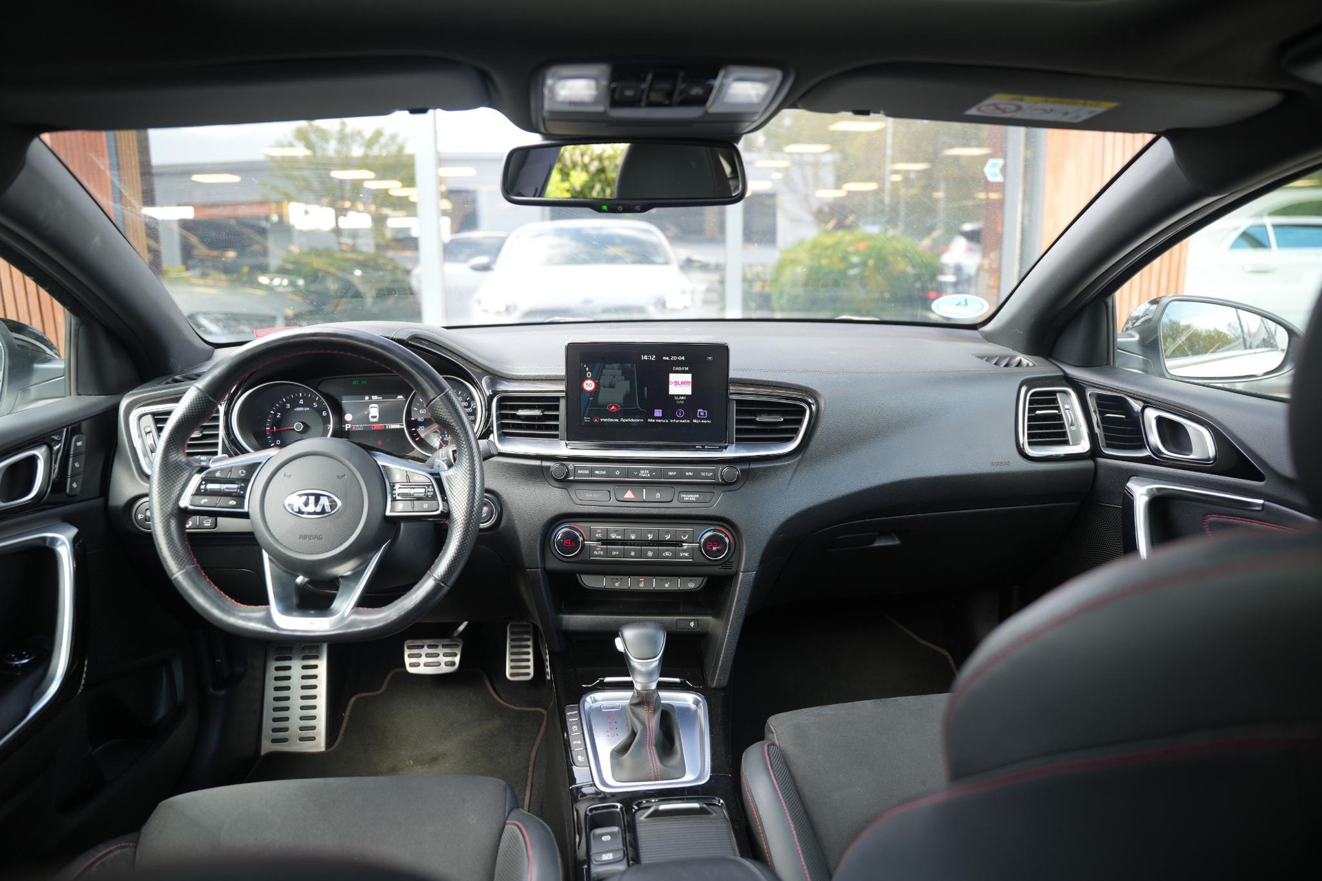 Kia ProCeed 1.6 T-GDI GT 2019 Deluxe White Pearl (HW2) 11