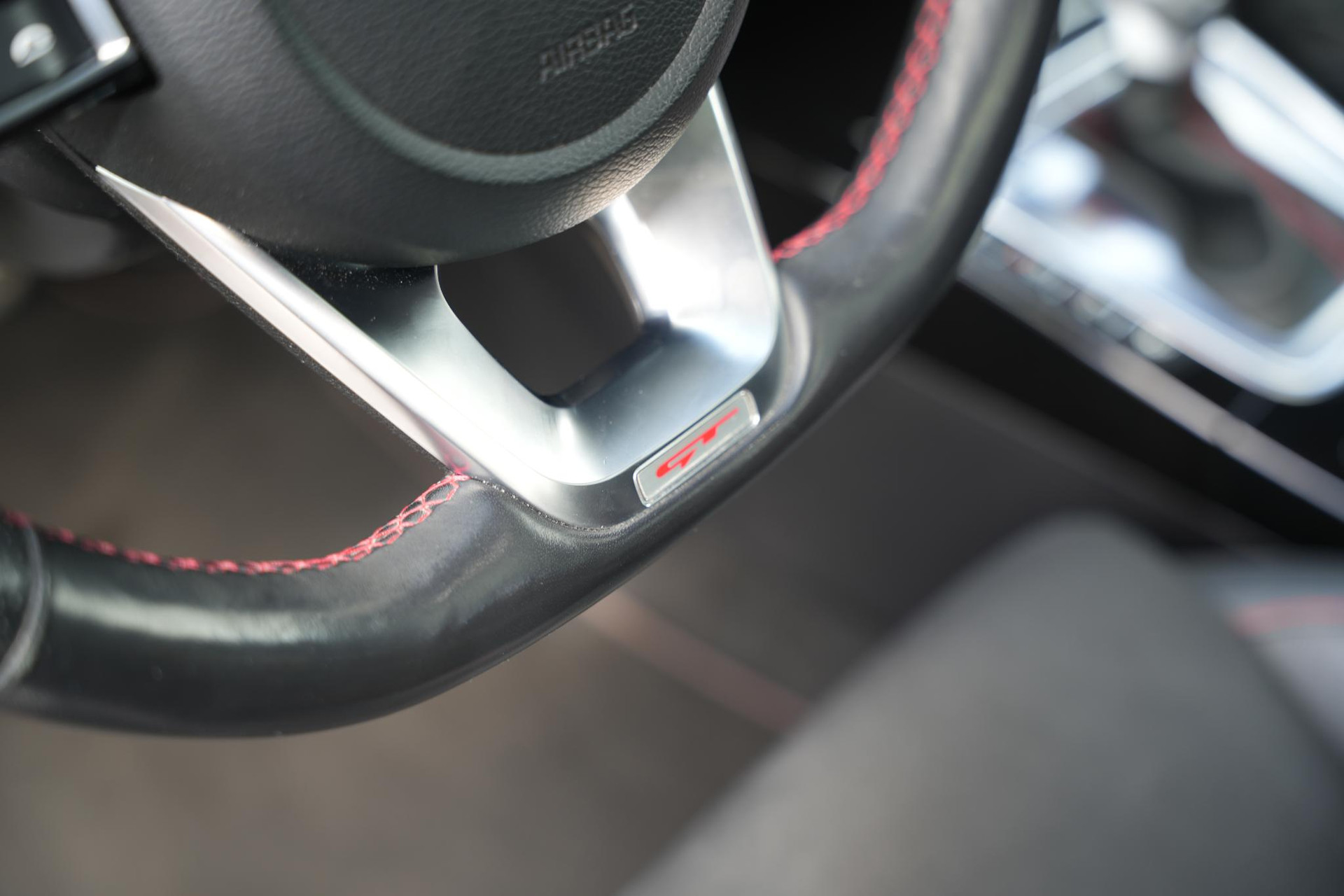 Kia ProCeed 1.6 T-GDI GT 2019 Deluxe White Pearl (HW2) 21