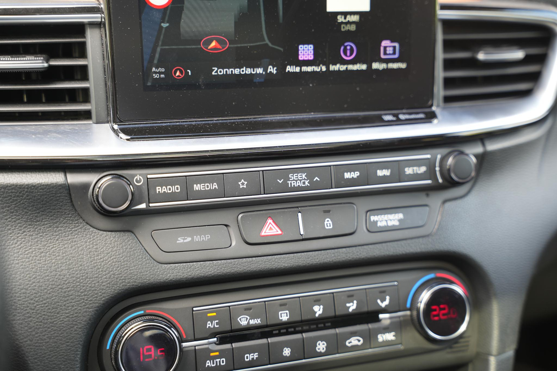 Kia ProCeed 1.6 T-GDI GT 2019 Deluxe White Pearl (HW2) 27