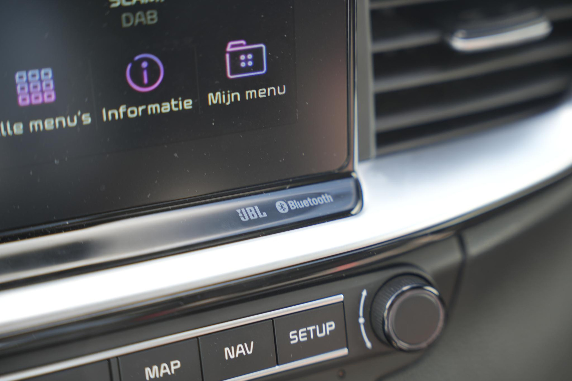 Kia ProCeed 1.6 T-GDI GT 2019 Deluxe White Pearl (HW2) 35