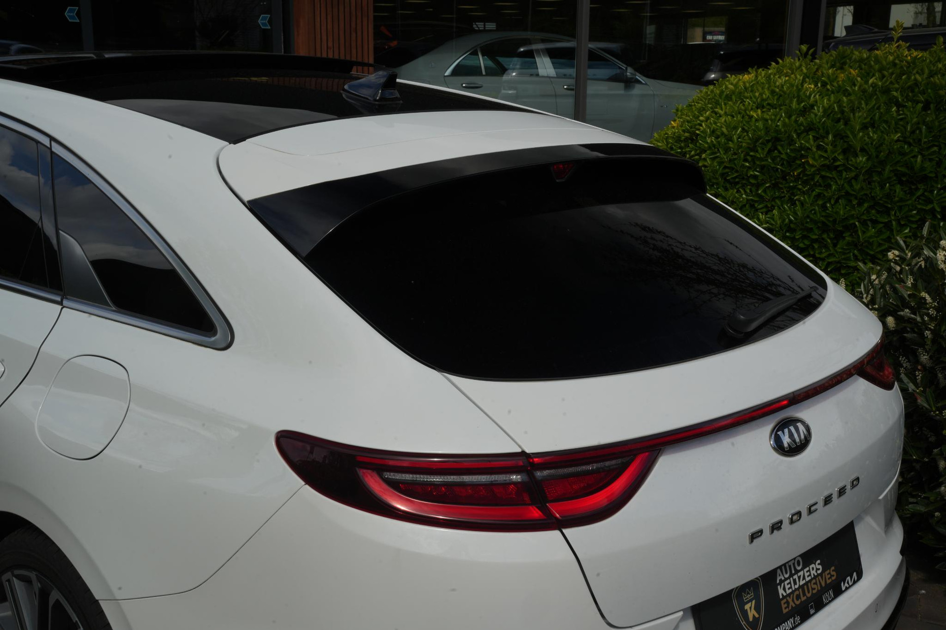 Kia ProCeed 1.6 T-GDI GT 2019 Deluxe White Pearl (HW2) 44