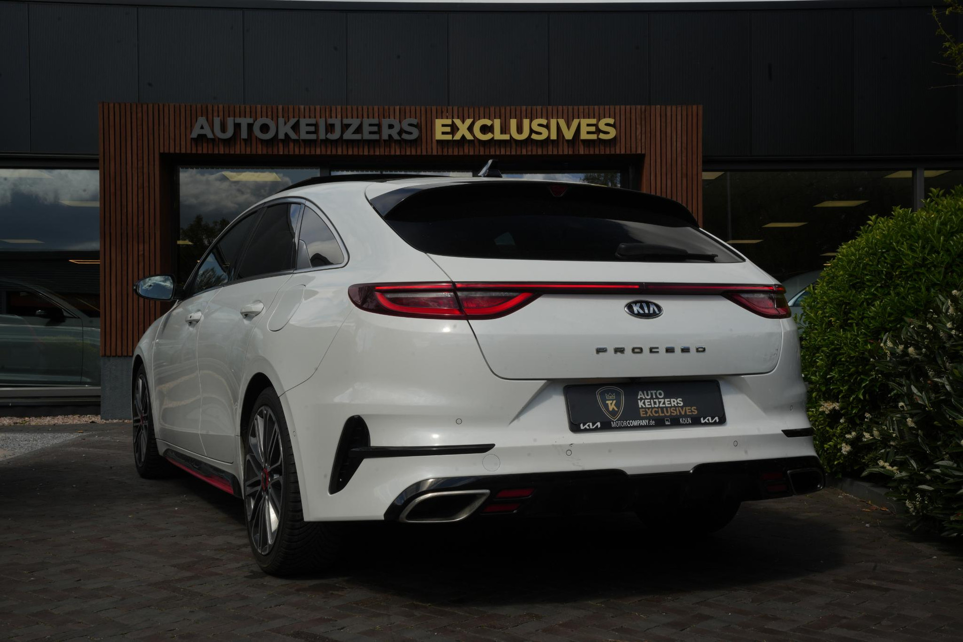 Kia ProCeed 1.6 T-GDI GT 2019 Deluxe White Pearl (HW2) 7