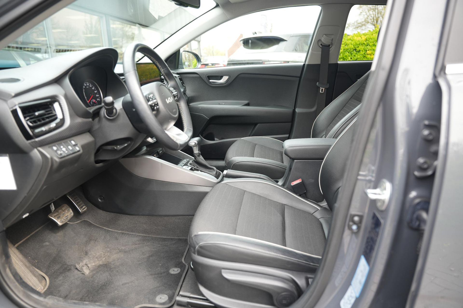 Kia Rio 1.0 T-GDi MHEV DynamicLine 2023 Perennial Gray Metallic (PRG) 13
