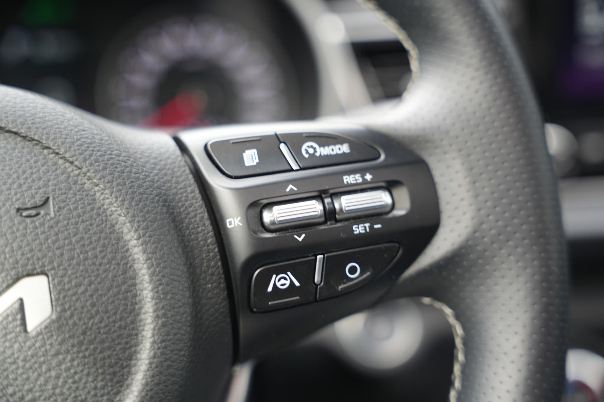 Kia Rio 1.0 T-GDi MHEV DynamicLine 2023 Perennial Gray Metallic (PRG) 27