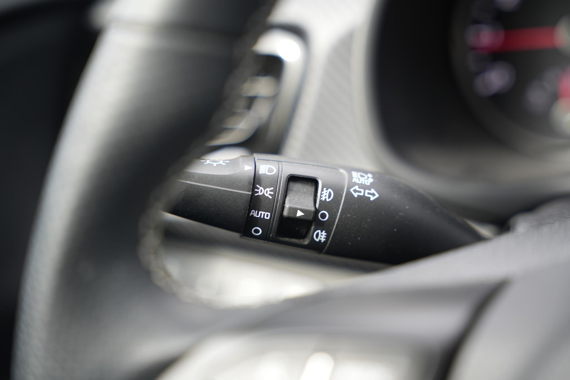 Kia Rio 1.0 T-GDi MHEV DynamicLine 2023 Perennial Gray Metallic (PRG) 28