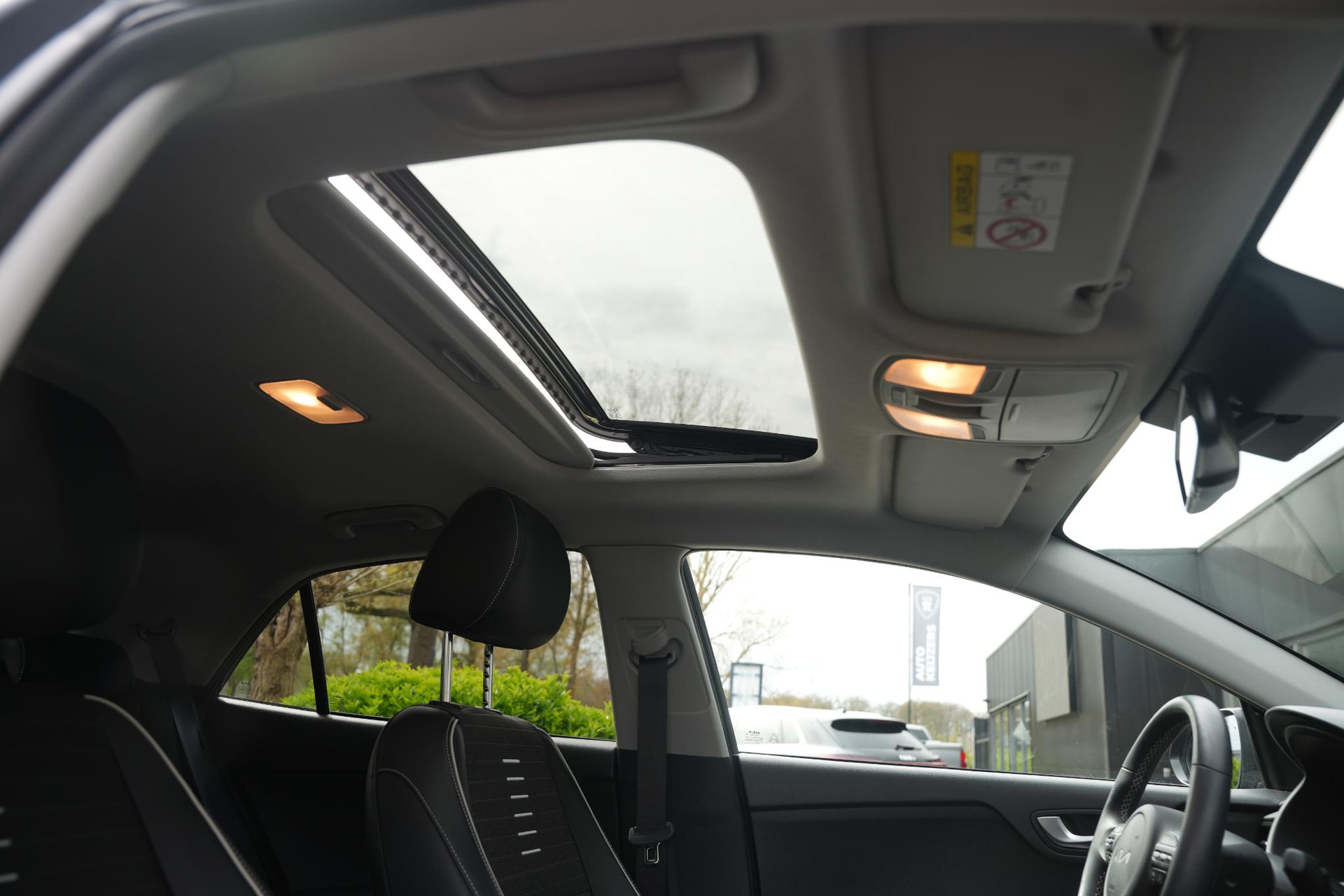 Kia Rio 1.0 T-GDi MHEV DynamicLine 2023 Perennial Gray Metallic (PRG) 4