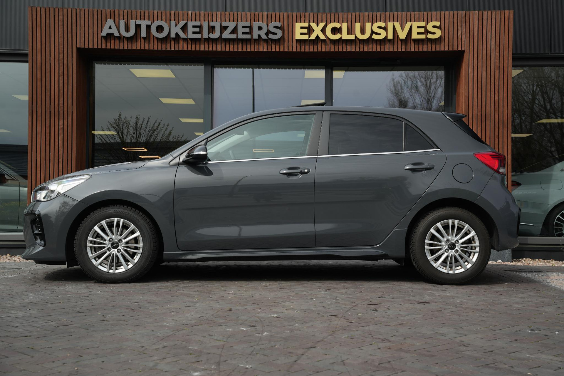 Kia Rio 1.0 T-GDi MHEV DynamicLine 2023 Perennial Gray Metallic (PRG) 5